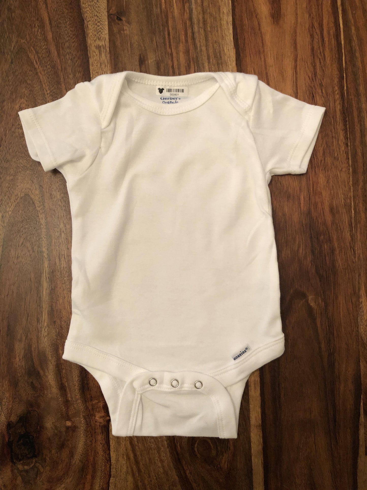Gerber organic Unisex White Onesie Size: 3-6 months White