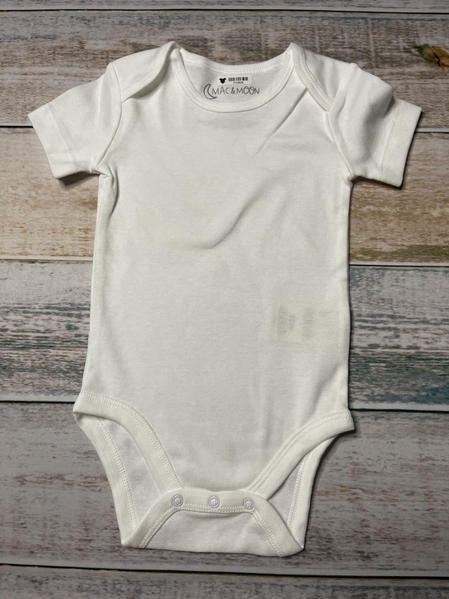 Mac & Moon Unisex White Onesie Size: 12 months White