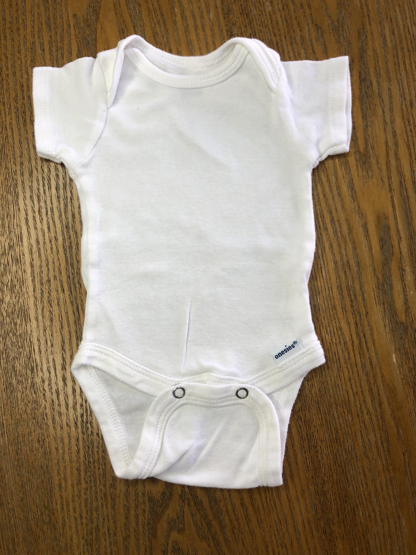 Gerber Childrenswear Unisex White Onesie Size: Newborn White