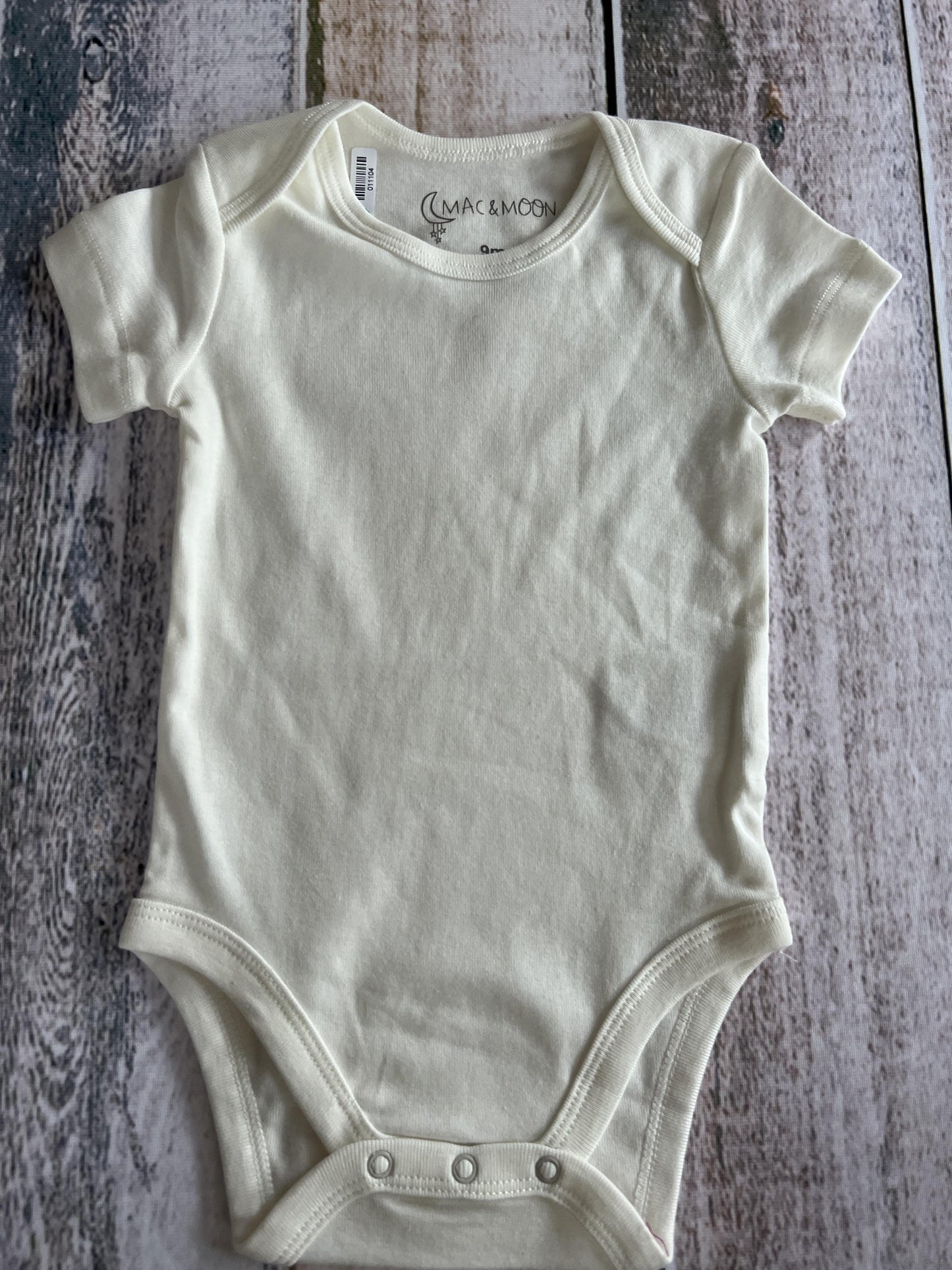 Mac and Moon Unisex White Onesie Size: 9 months White