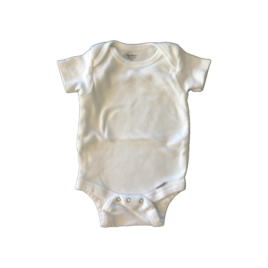 Gerber organic Unisex White Onesie Size: 3-6 months White