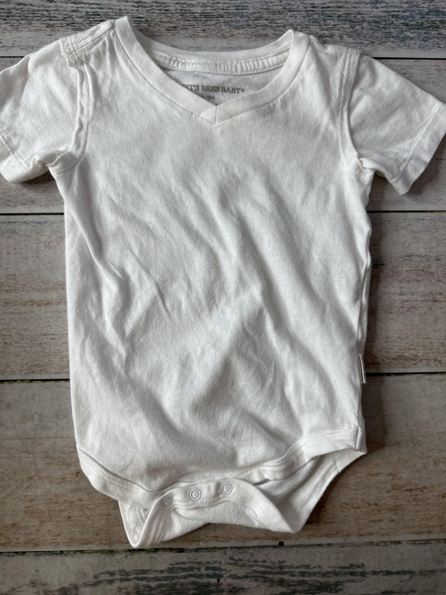 Burt's Bees Unisex White Onesie Size: 6-9 months White