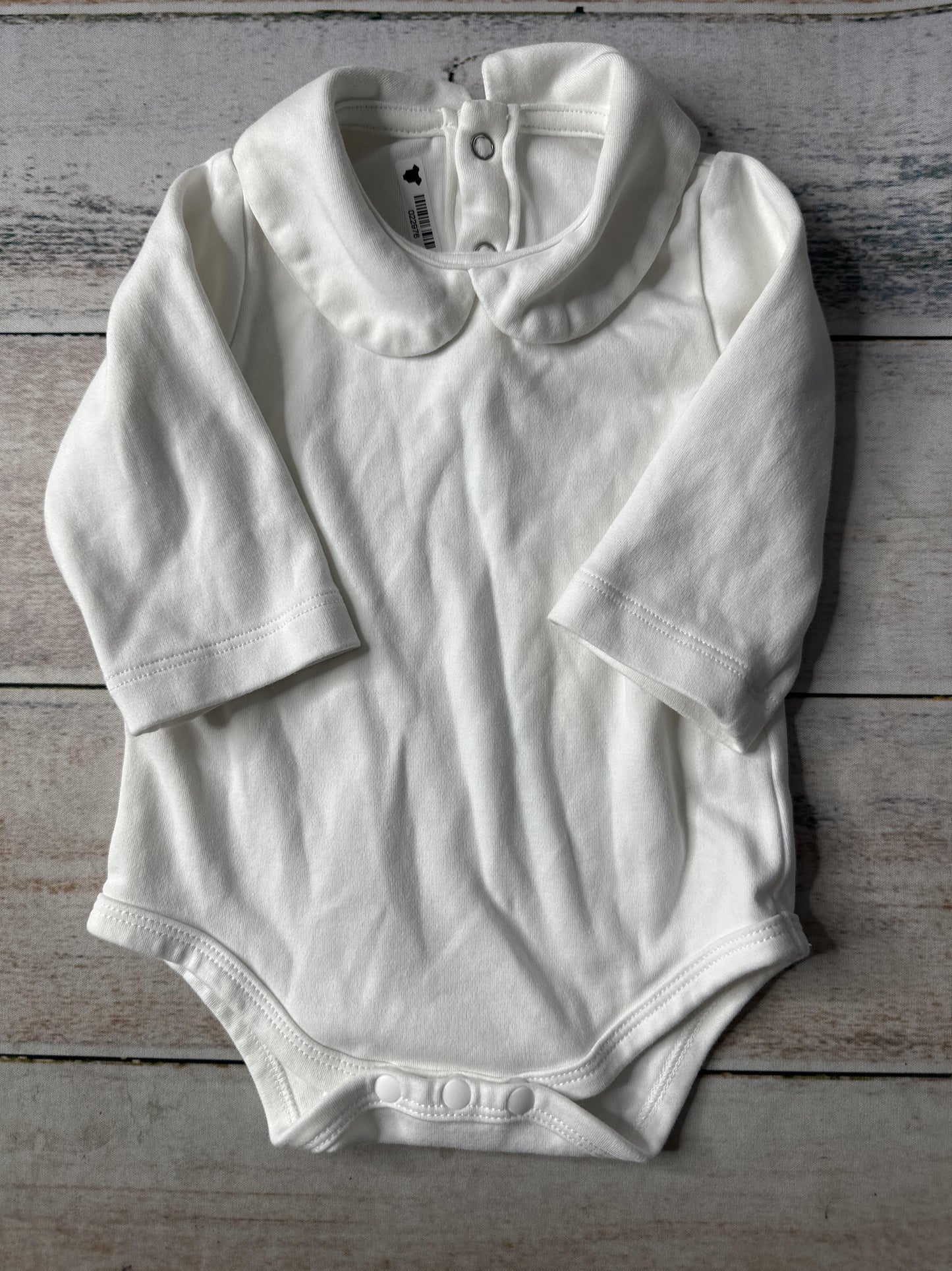 Unisex White Onesie Size: 3-6 months White