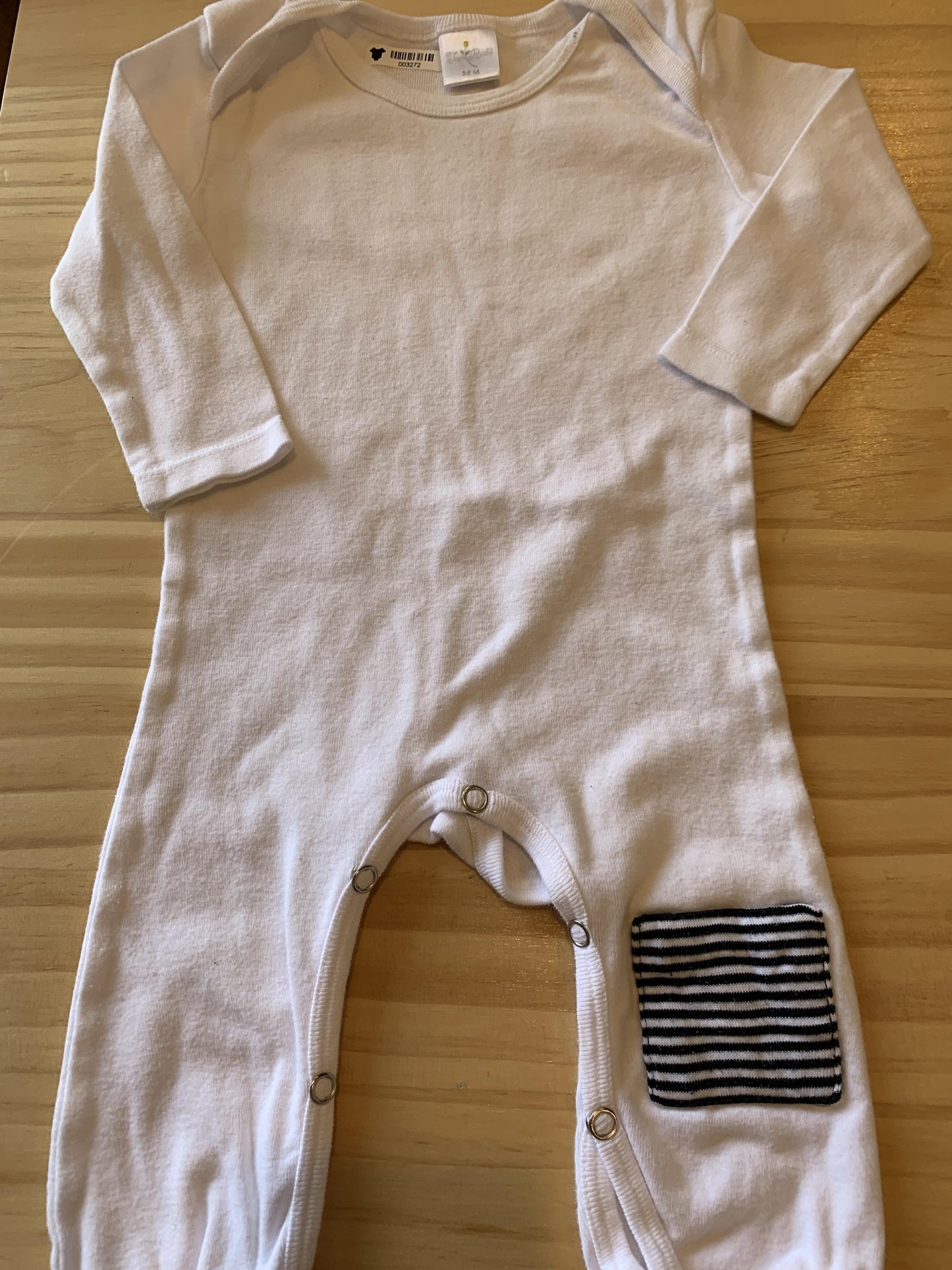 Boys Wool White | Stripe | Black Long Sleeve Outfit Size: 3-6 months Wool White | Stripe | Black