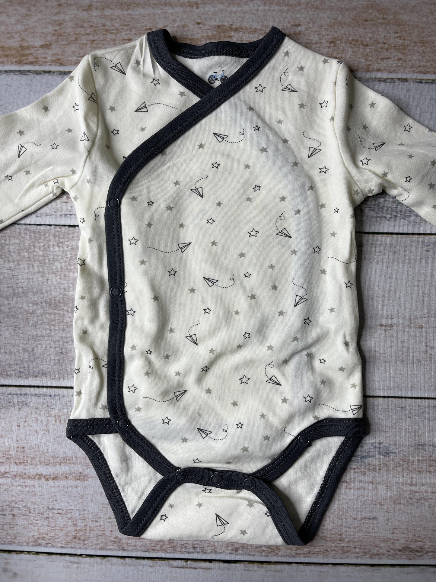 asher and olivia Boys Wool White | White | Grey Onesie Size: 3-6 months Wool White | White | Grey