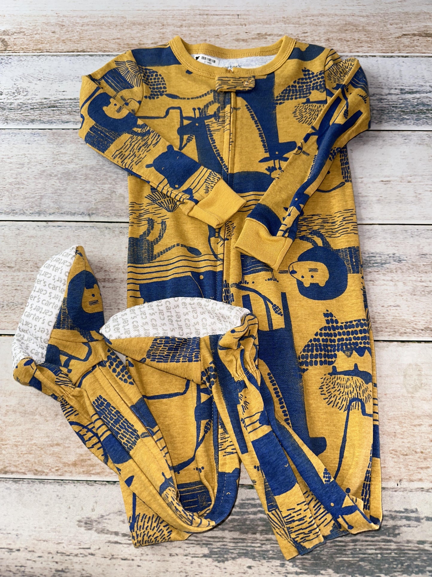 Carters Boys Yellow | Blue | animals Pajamas Size: 24 months Yellow | Blue | animals