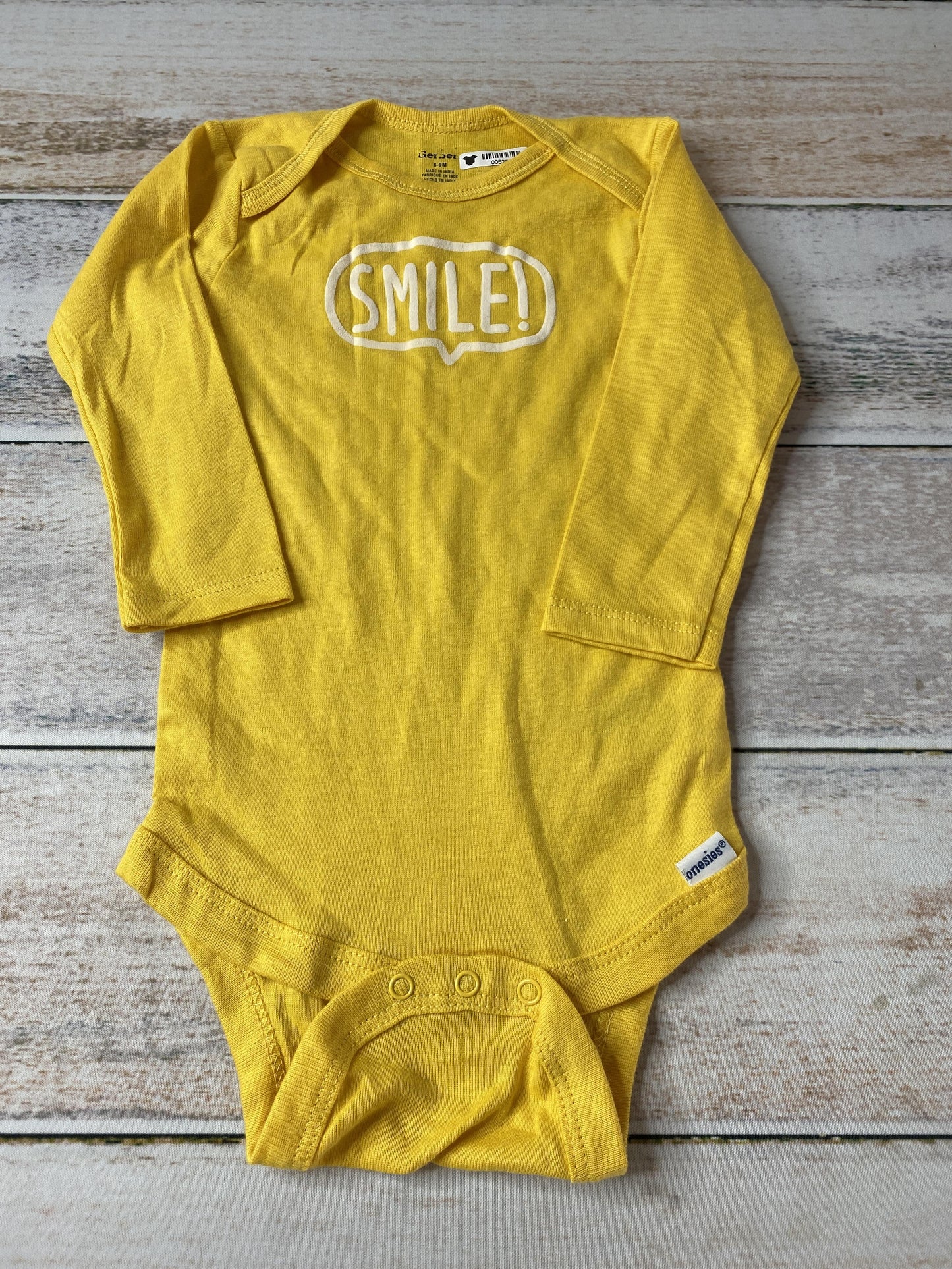 Gerber organic Boys Yellow | Graphic Onesie Size: 6-9 months Yellow | Graphic
