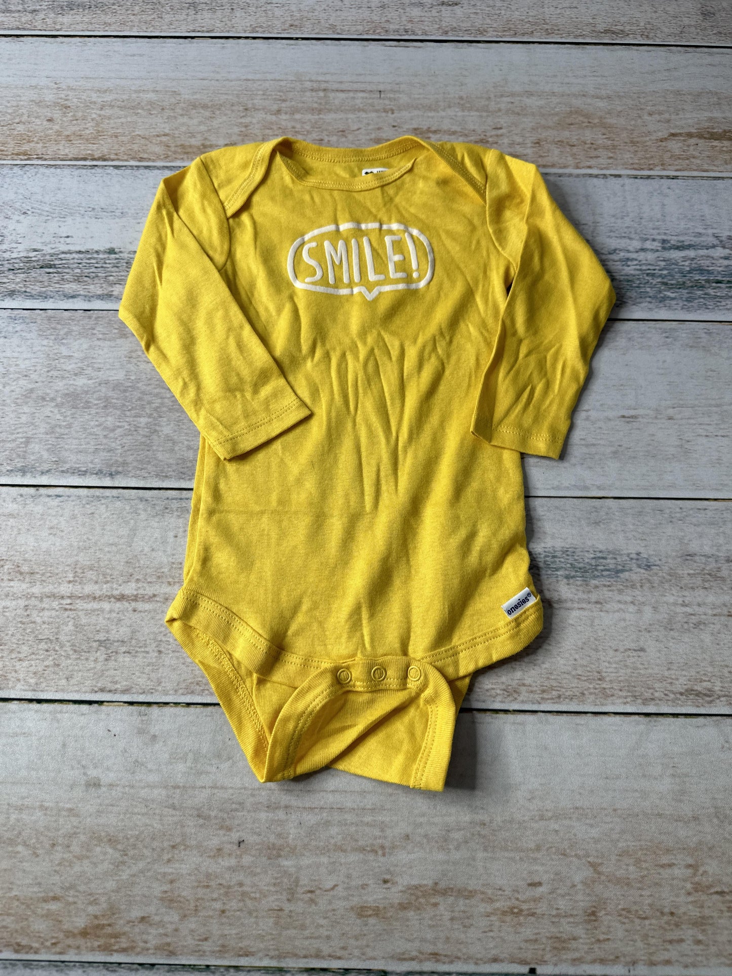 Gerber organic Boys Yellow | Graphic Onesie Size: 6-9 months Yellow | Graphic