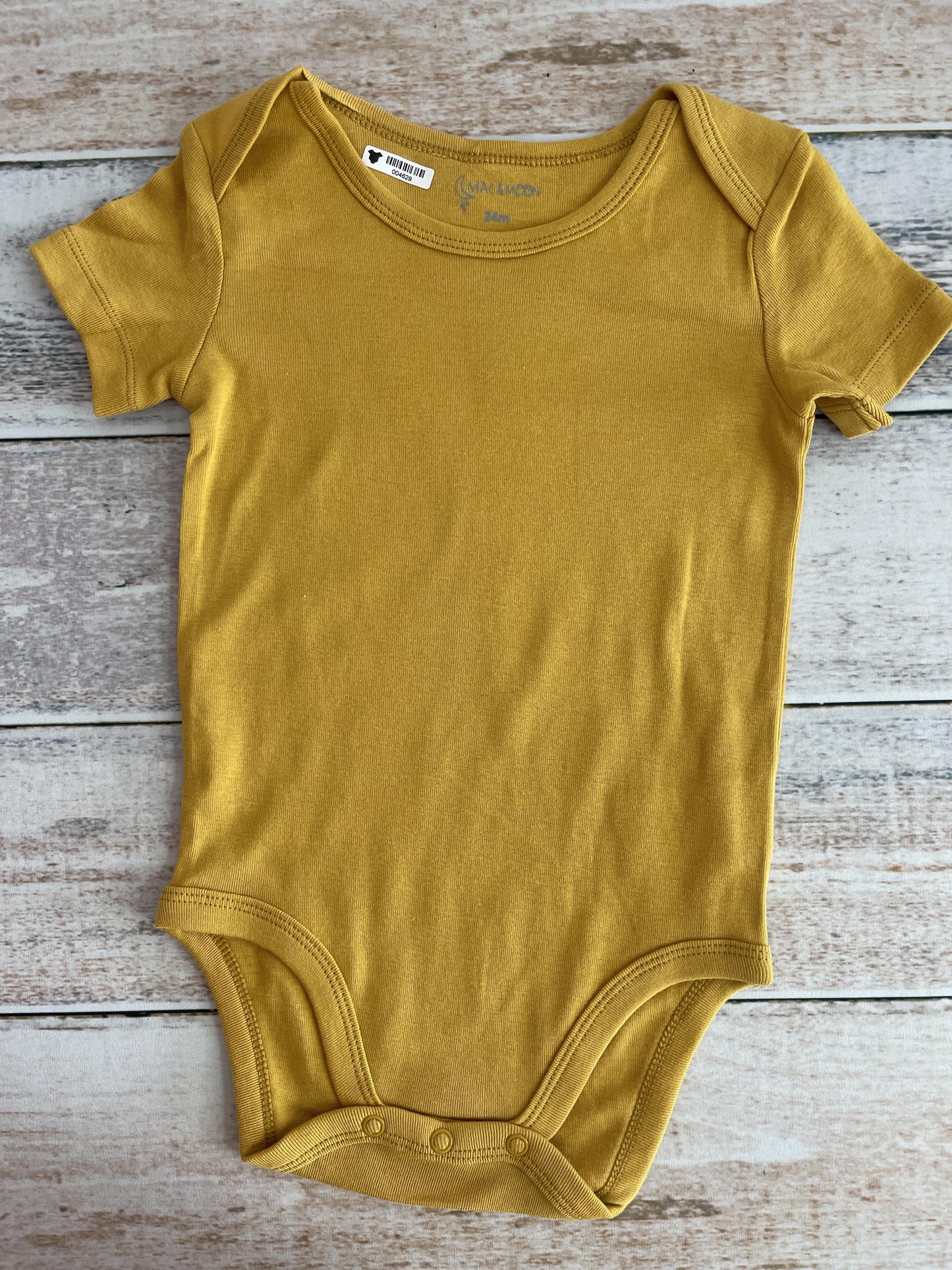 Mac & Moon Unisex Yellow Onesie Size: 24 months Yellow
