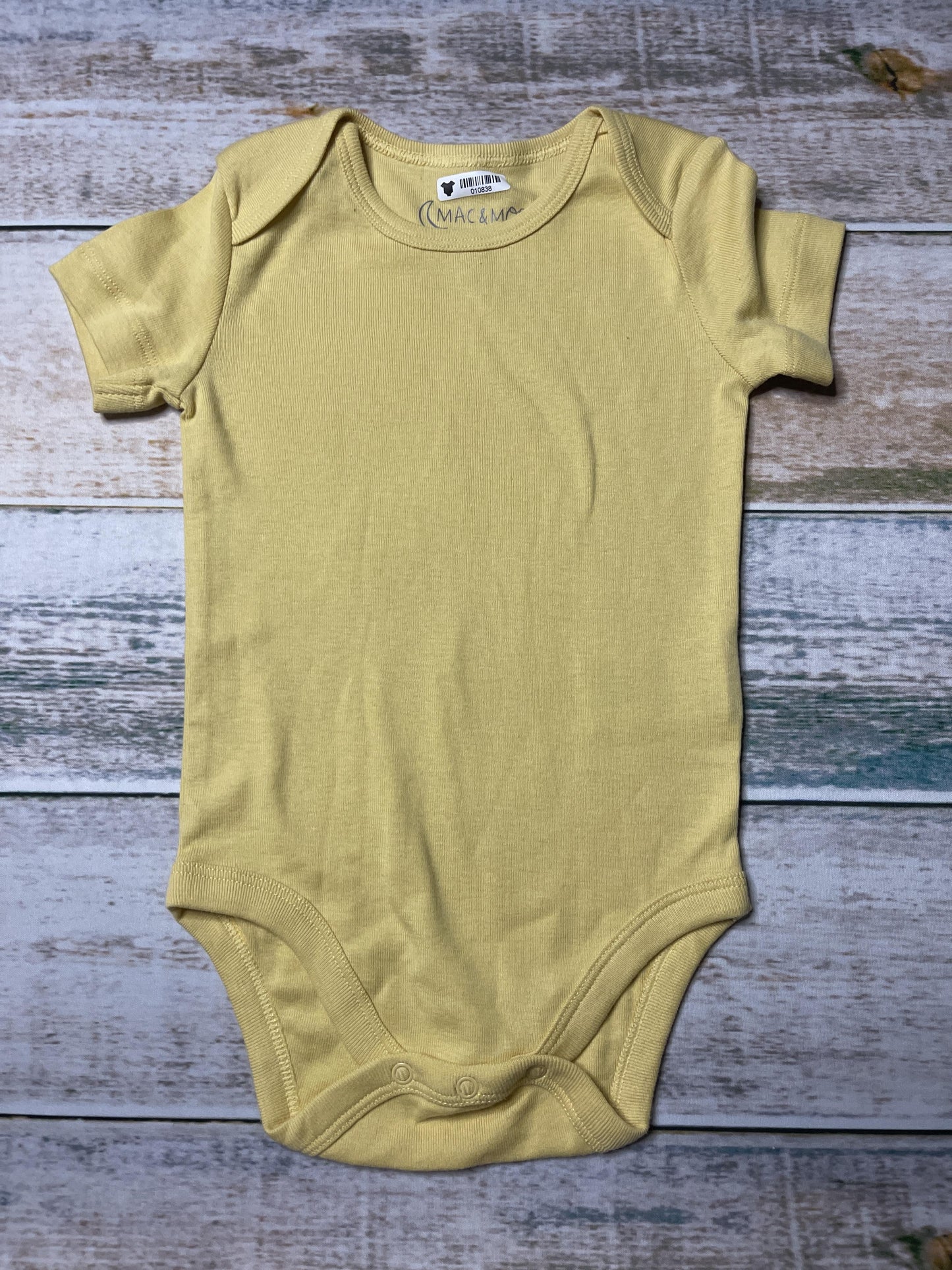 Mac & Moon Unisex Yellow Onesie Size: 12 months Yellow