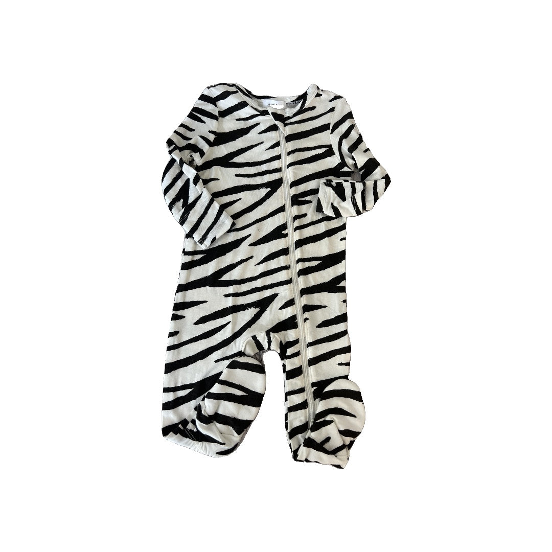 Angel Dear Girls Zebra Pajamas Size: 6-9 months Zebra