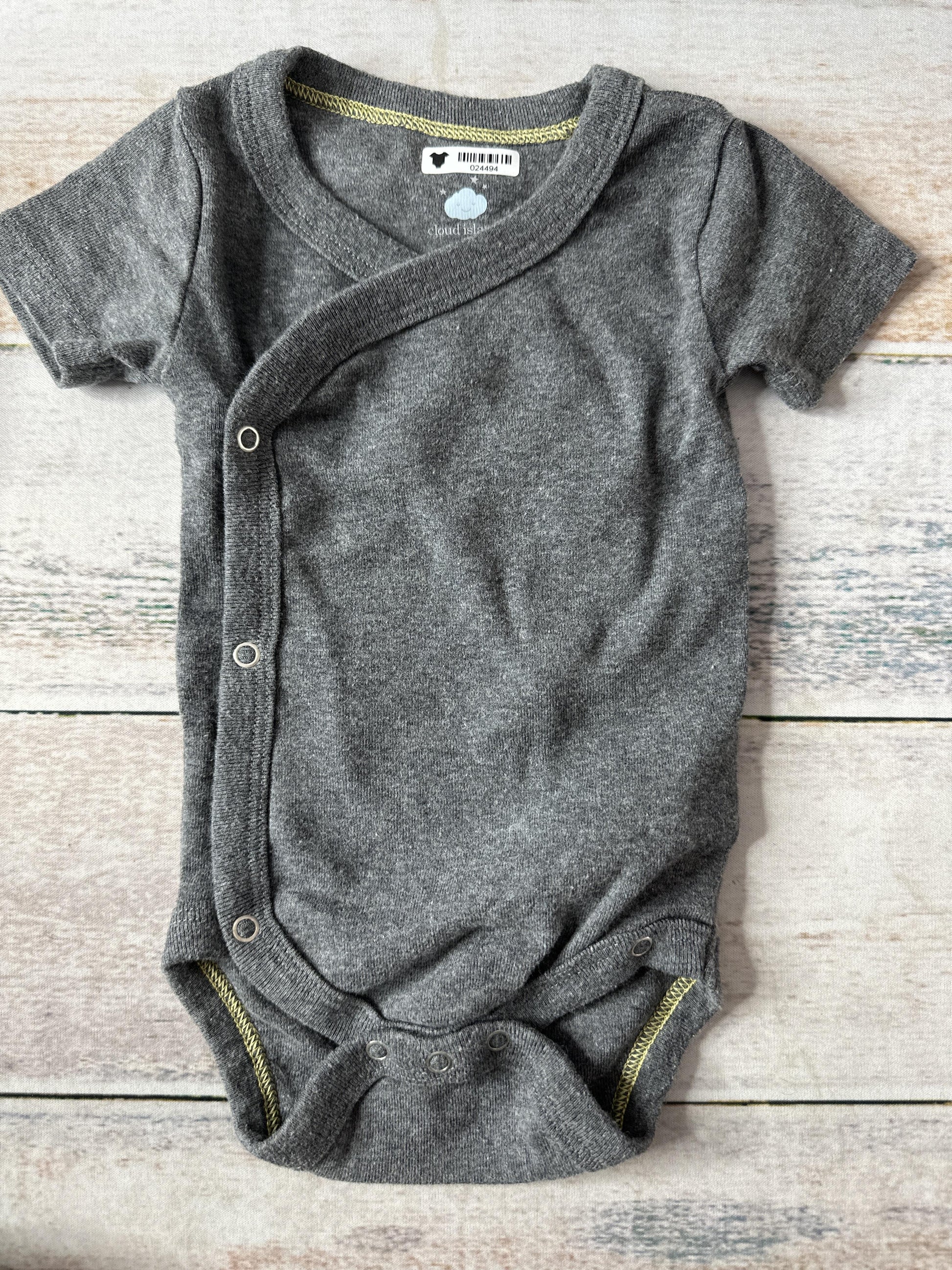 Unisex Button Down Short Sleeve Size: 0-3 months