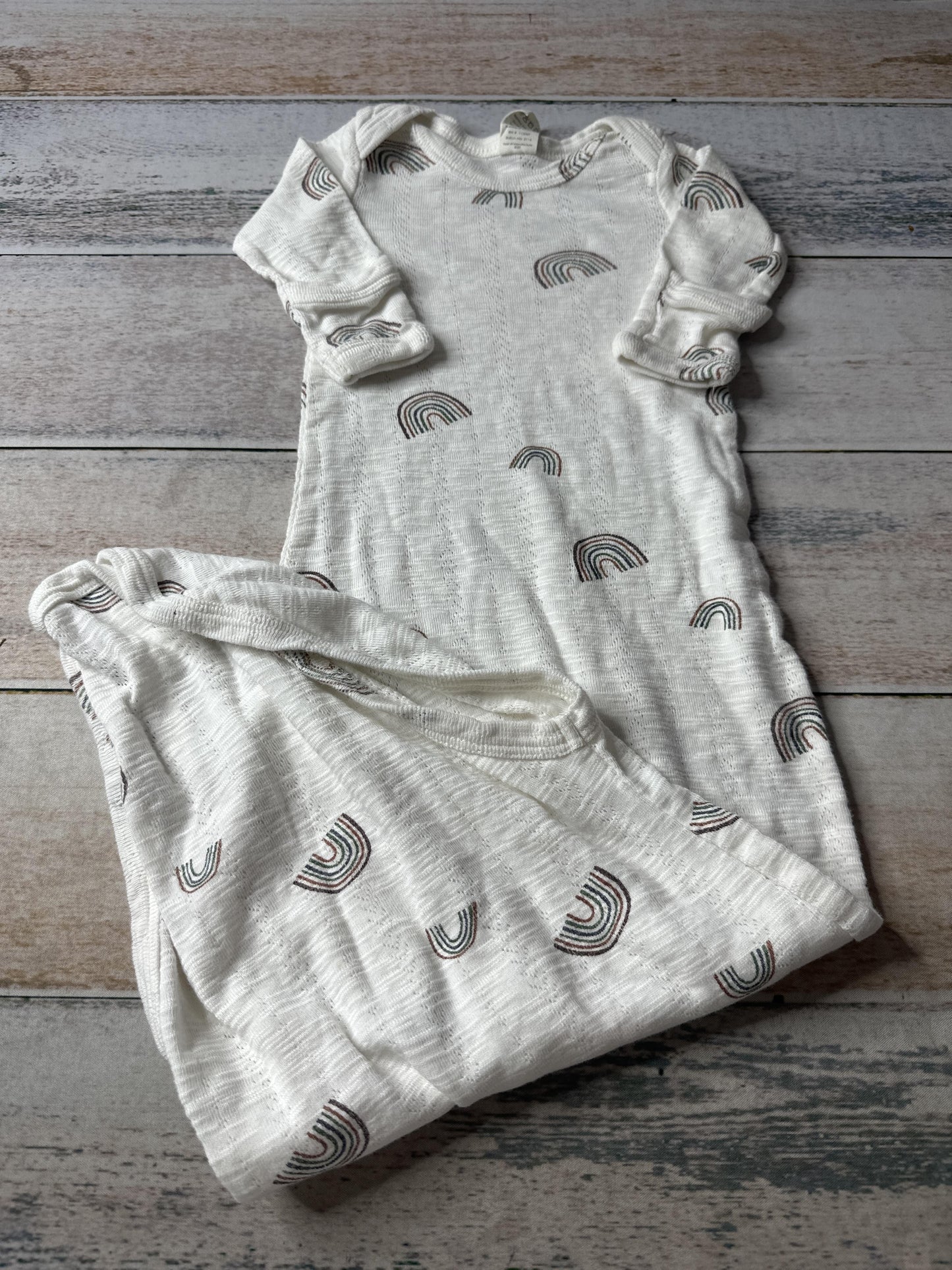 Kate Quinn Unisex Nightgown Size: 0-3 months