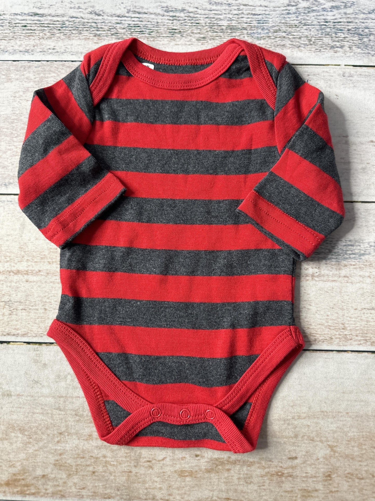 Unisex Onesie Size: 0-3 months