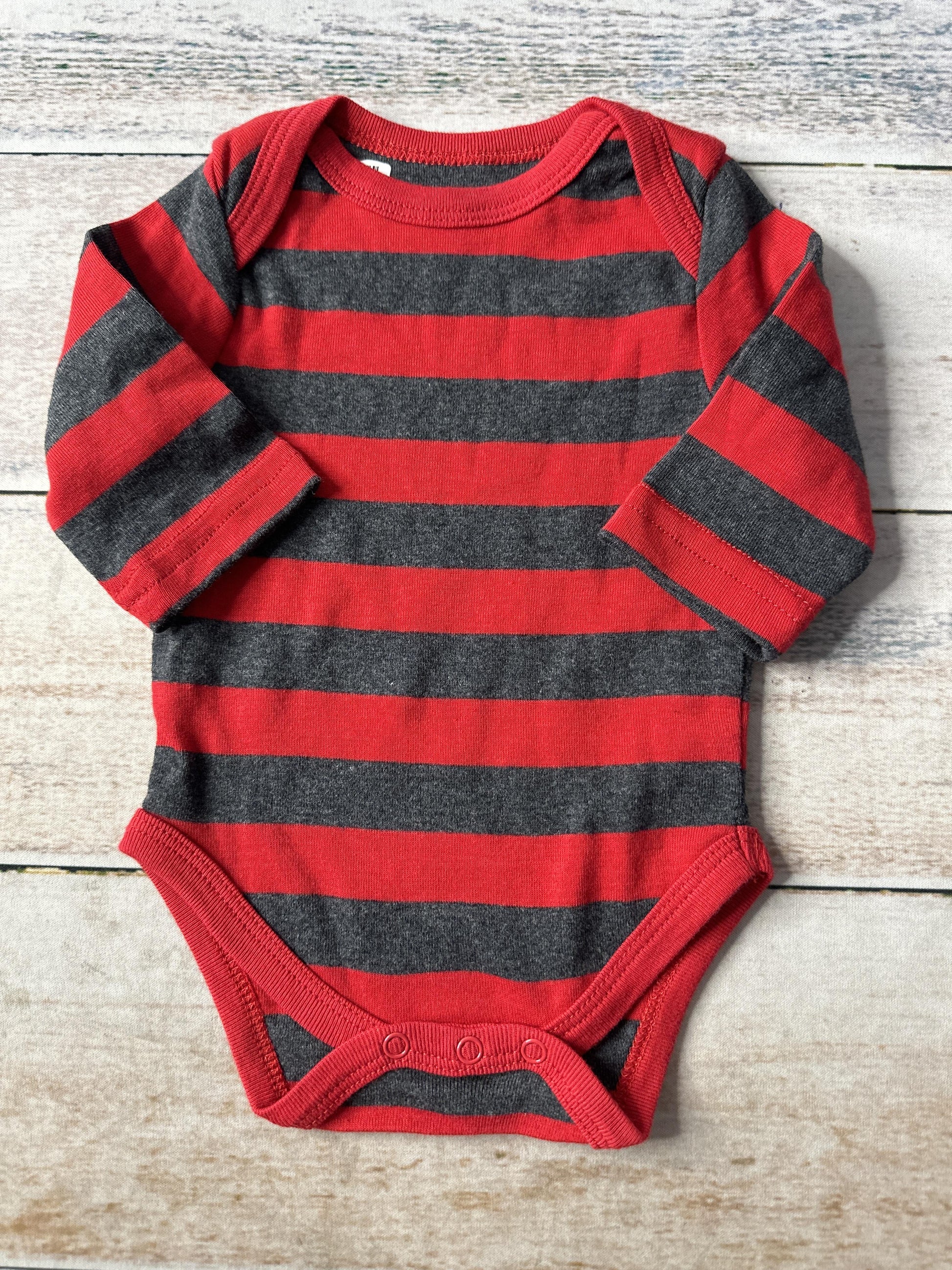 Unisex Onesie Size: 0-3 months