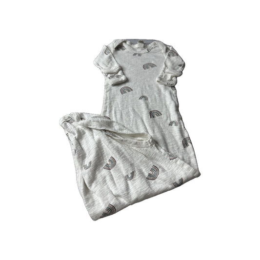 Kate Quinn Unisex Nightgown Size: 0-3 months