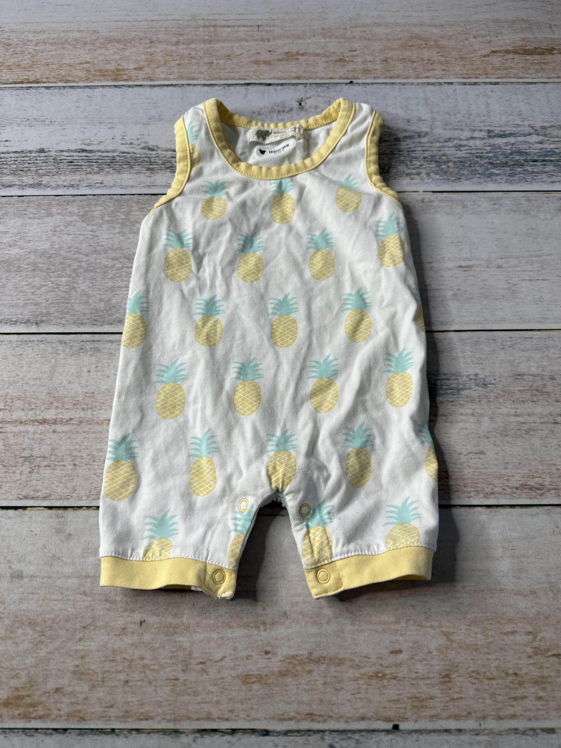 Monica + Andy Unisex Romper Size: 0-3 months