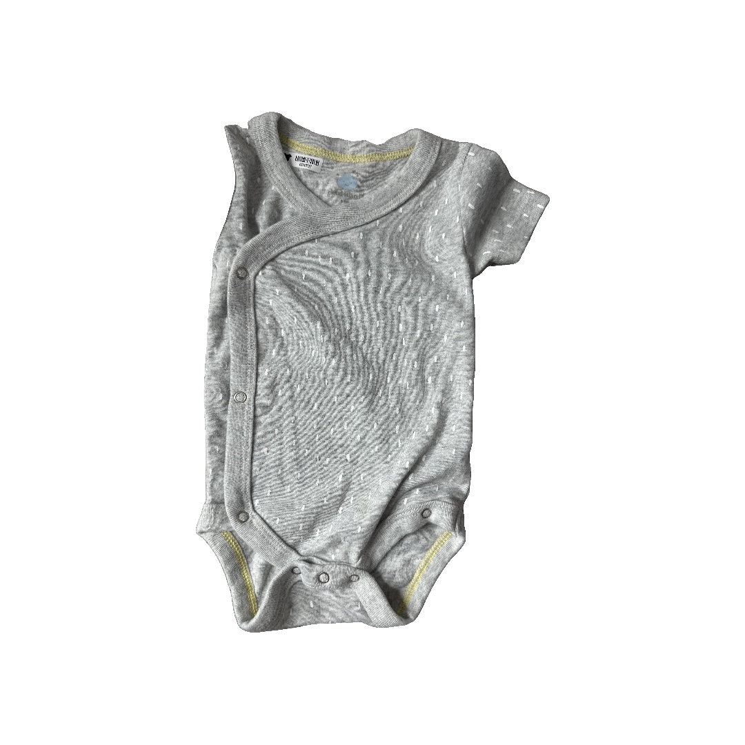 Unisex Onesie Size: 0-3 months
