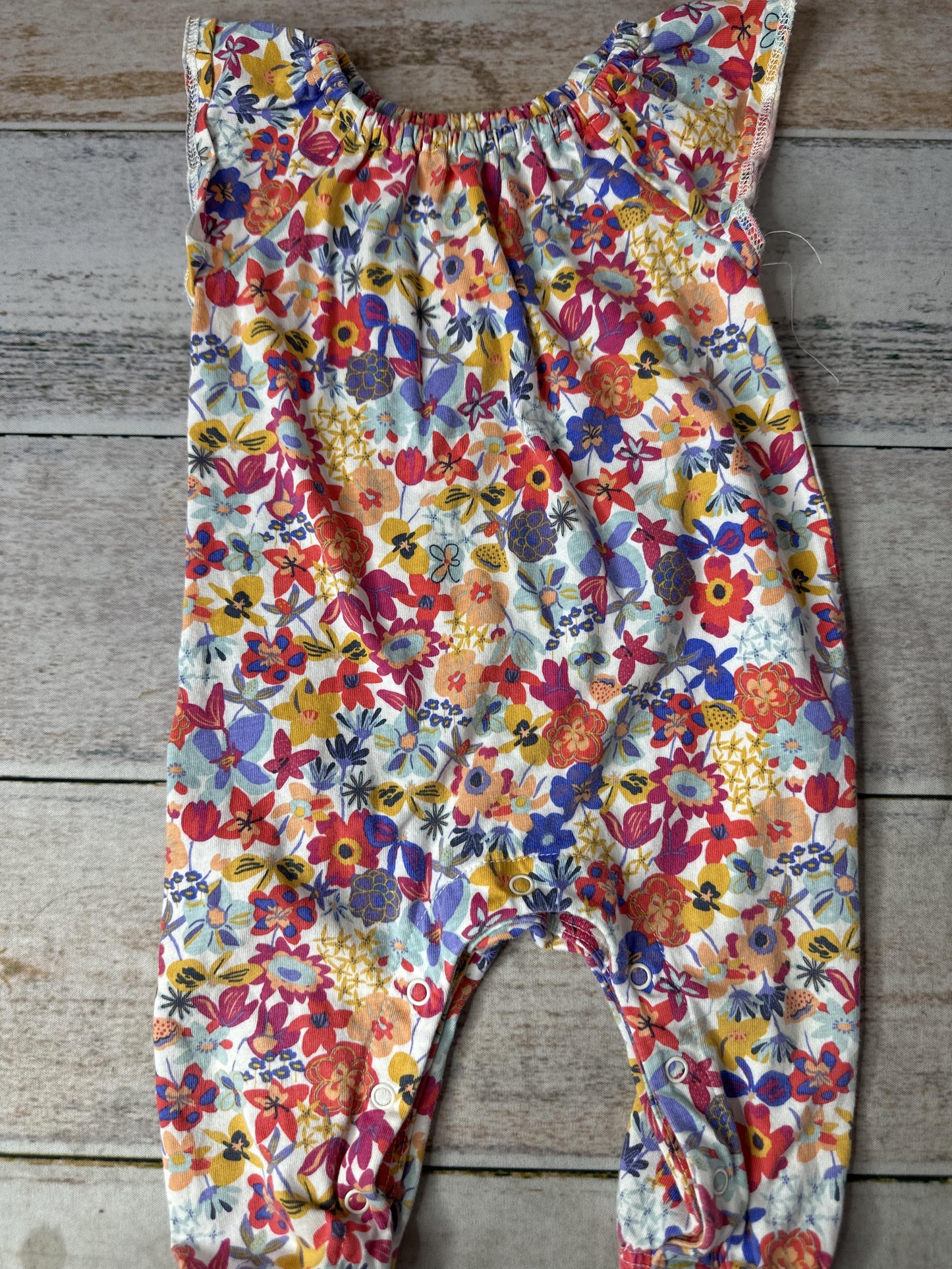 Unisex Romper Size: 0-3 months