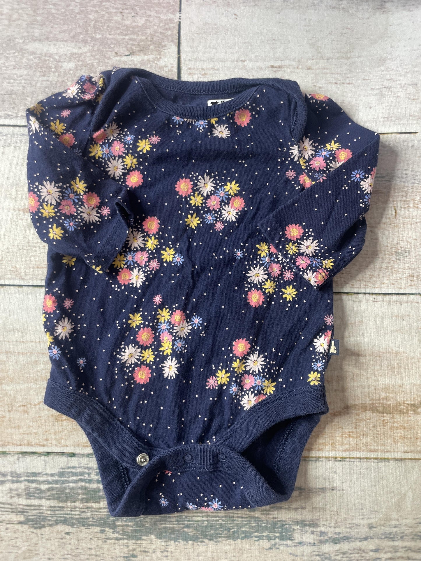 Unisex Onesie Size: 0-3 months