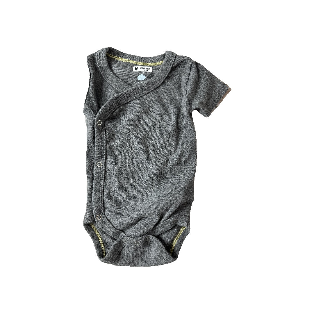 Unisex Button Down Short Sleeve Size: 0-3 months