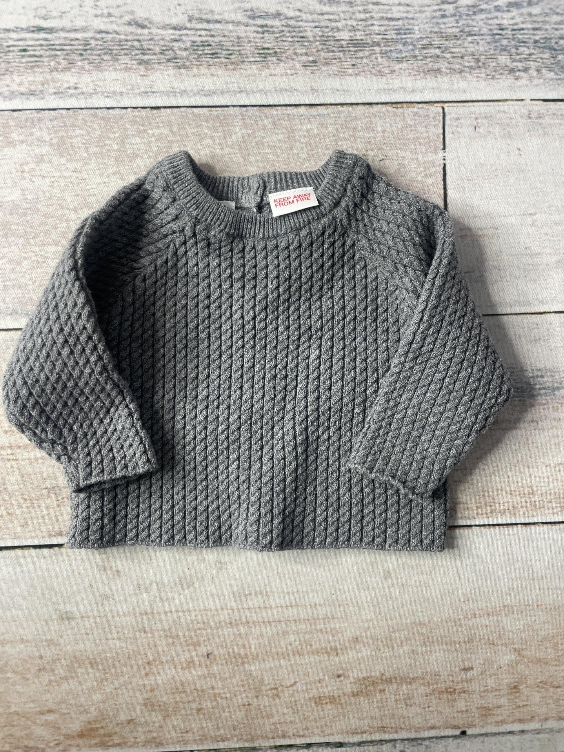 Unisex Sweater Size: 0-3 months