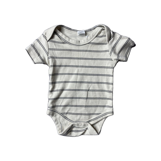Colored Organics Unisex Onesie Size: 0-3 months