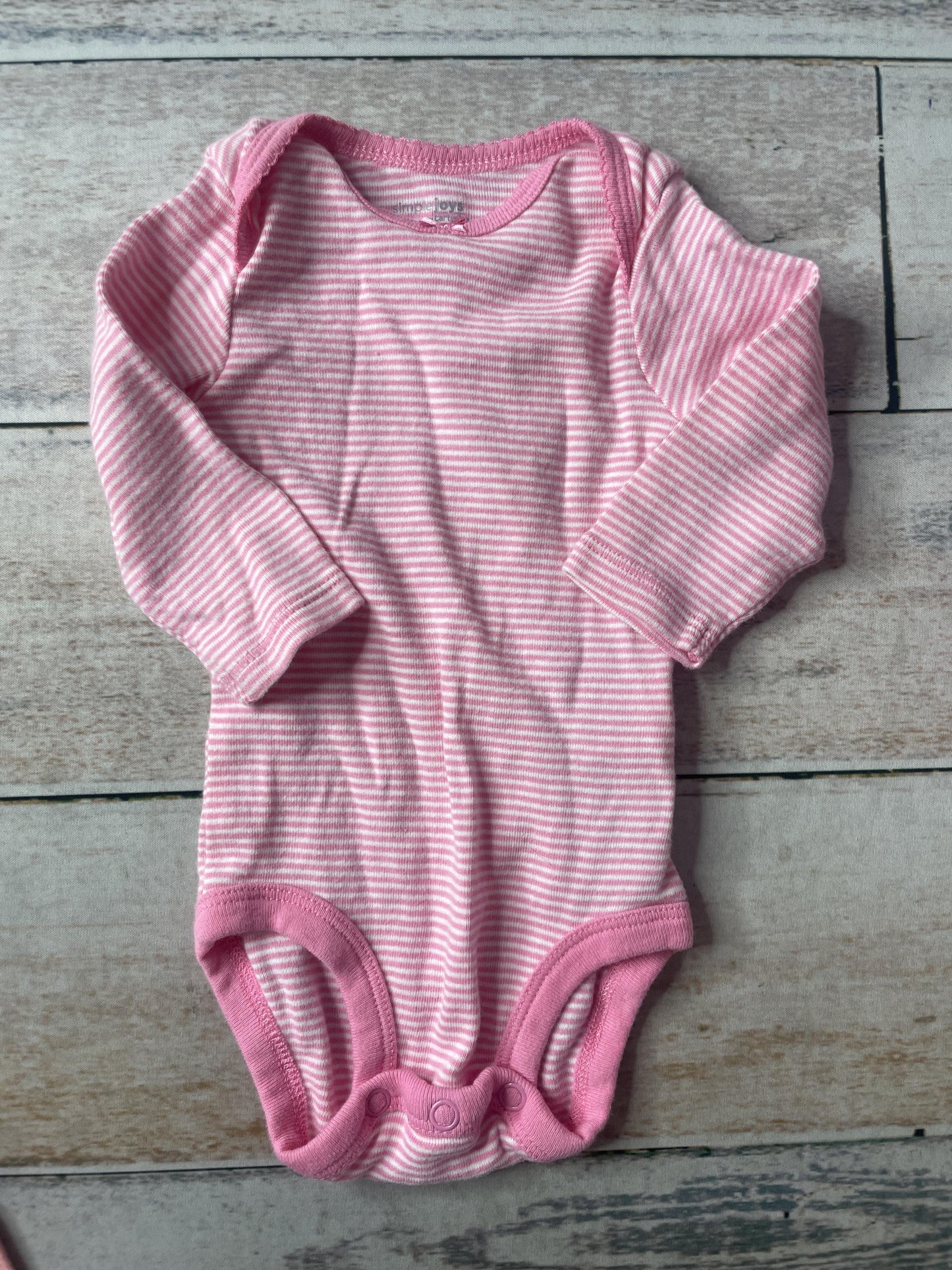 Unisex Onesie Size: 0-3 months