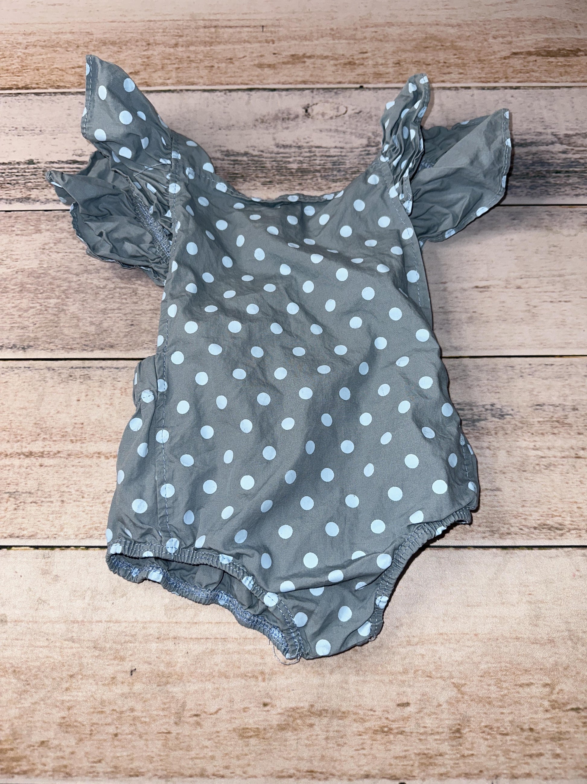 Unisex Romper Size: 0-3 months