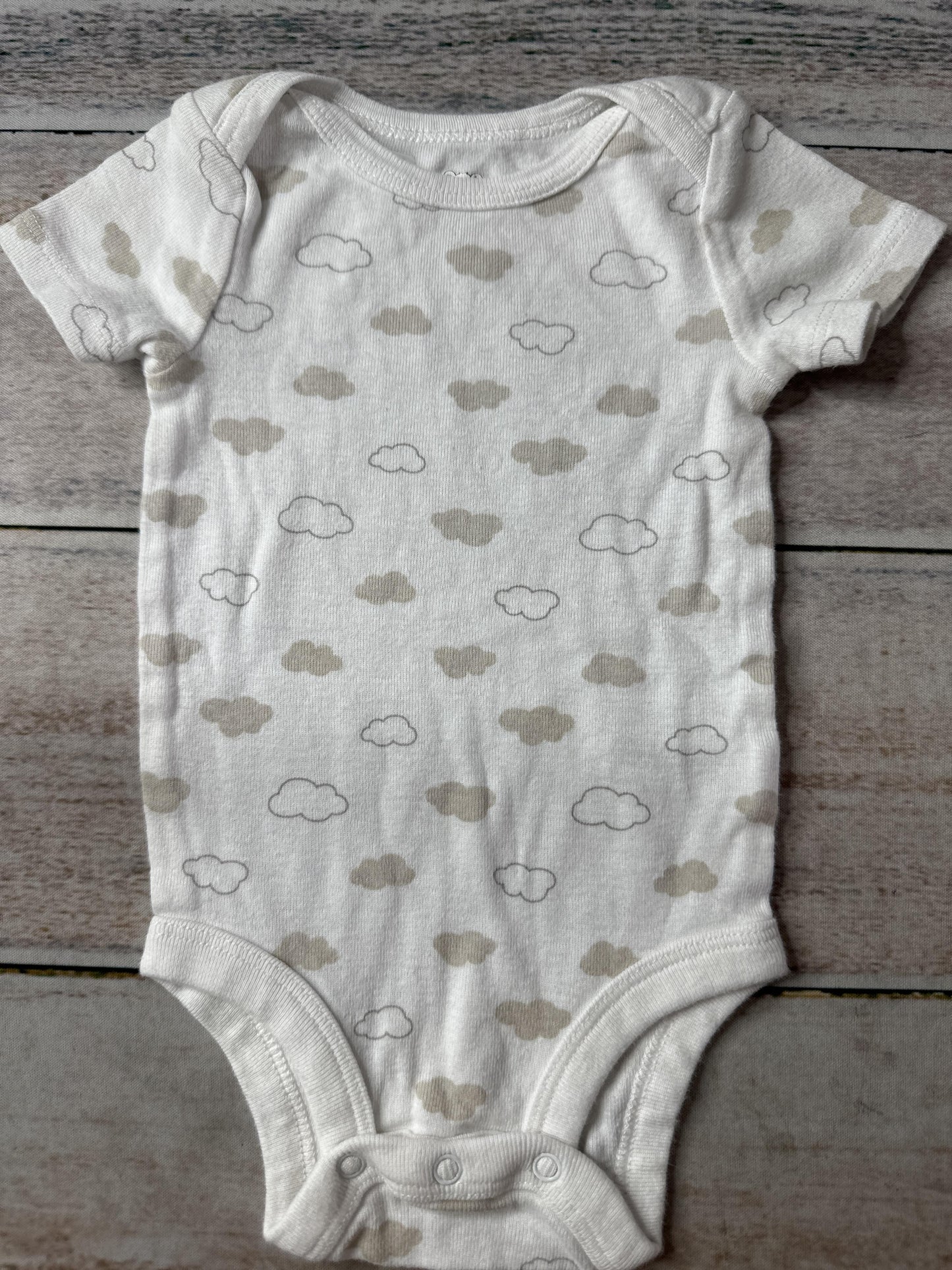 Unisex Onesie Size: 0-3 months