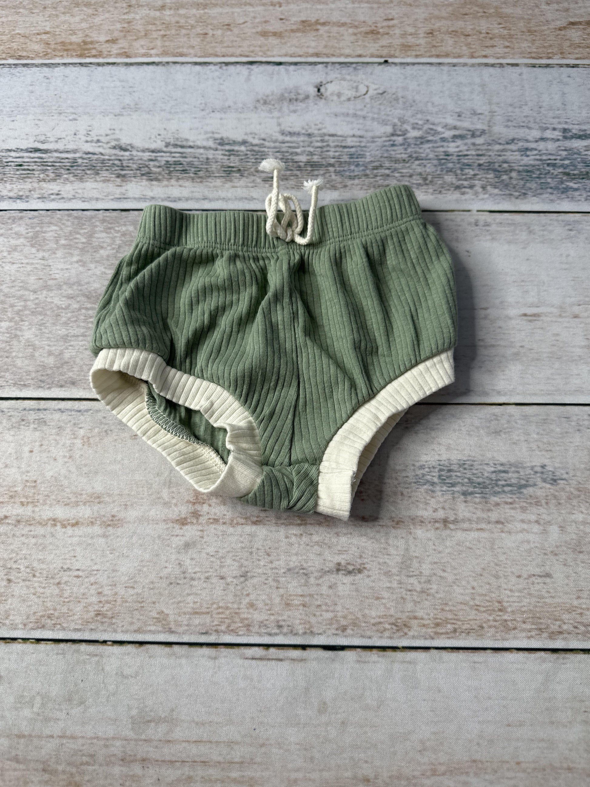 Cat & Jack Unisex Shorts Size: 0-3 months