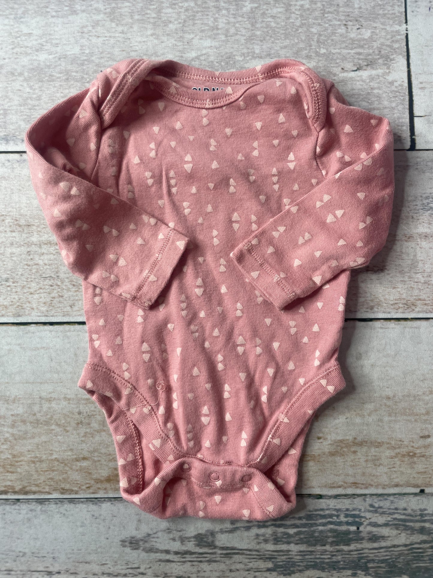 Unisex Onesie Size: 0-3 months