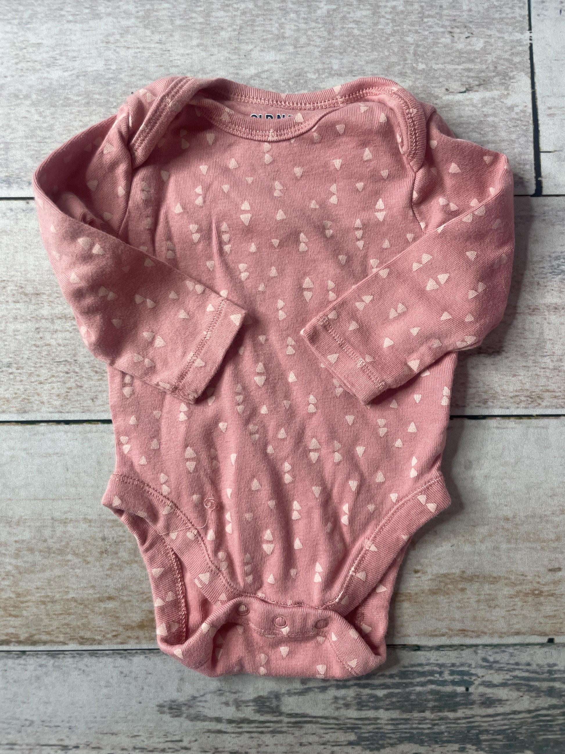 Unisex Onesie Size: 0-3 months