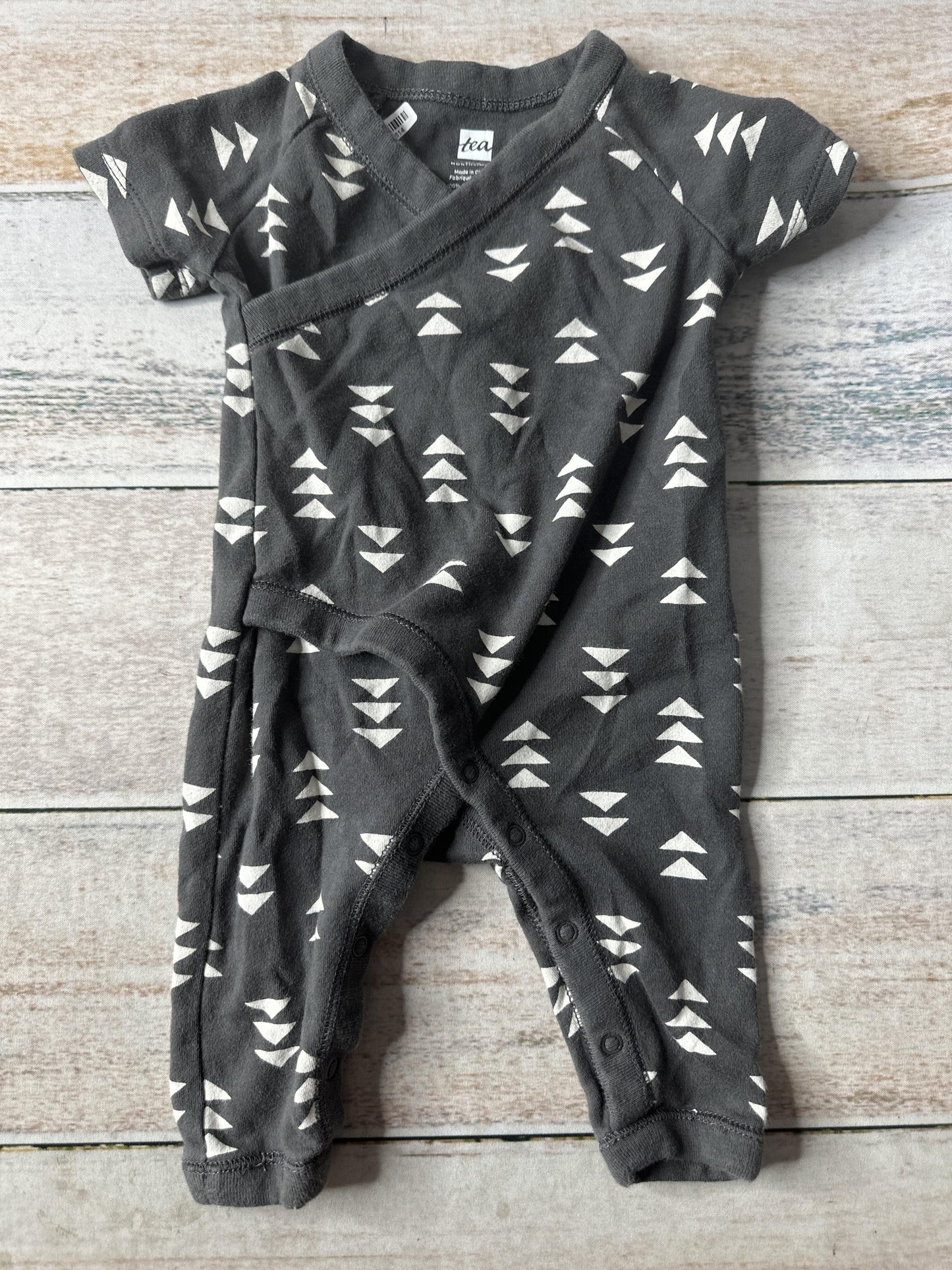 Tea Unisex Romper Size: 0-3 months