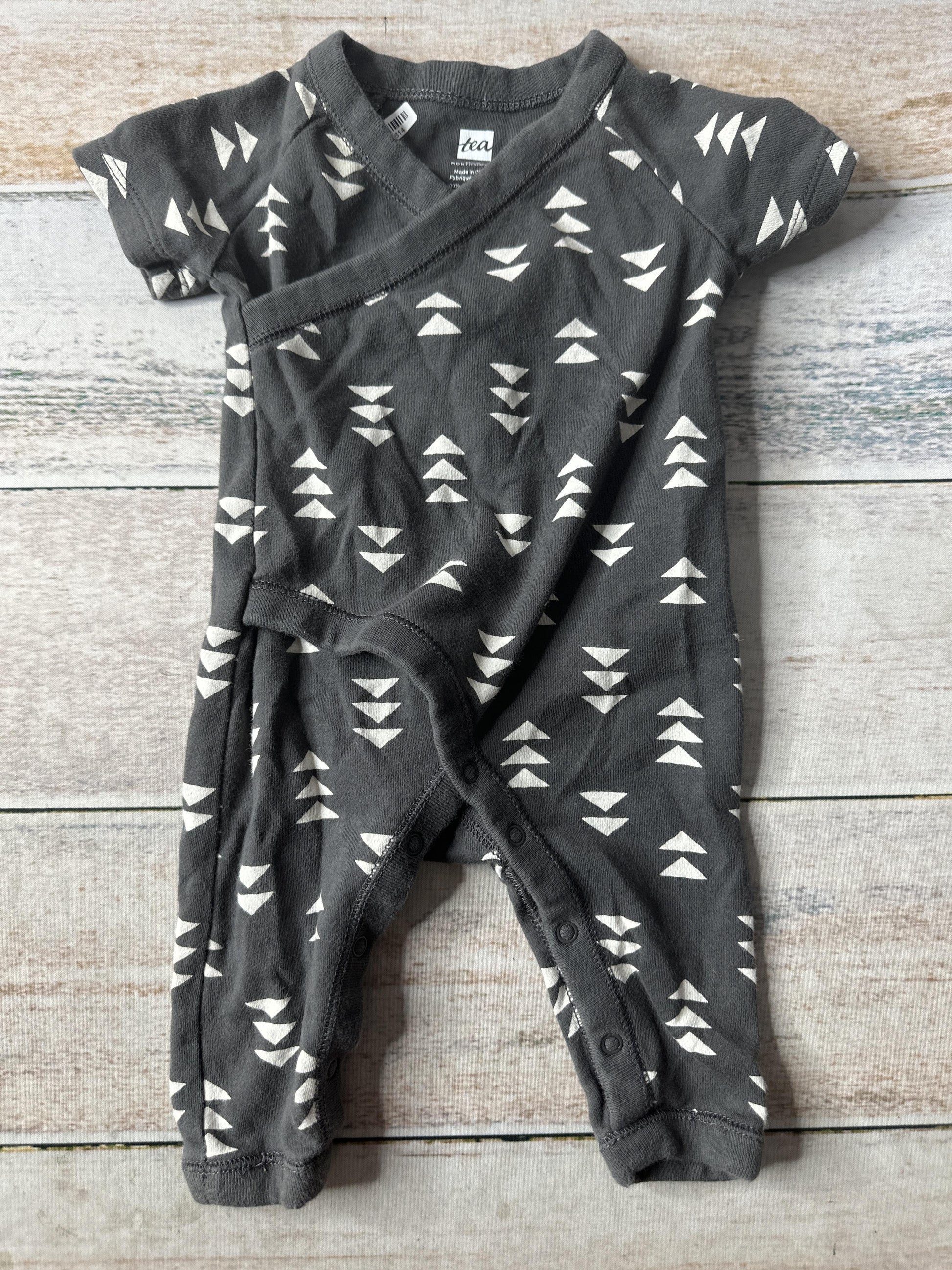 Tea Unisex Romper Size: 0-3 months