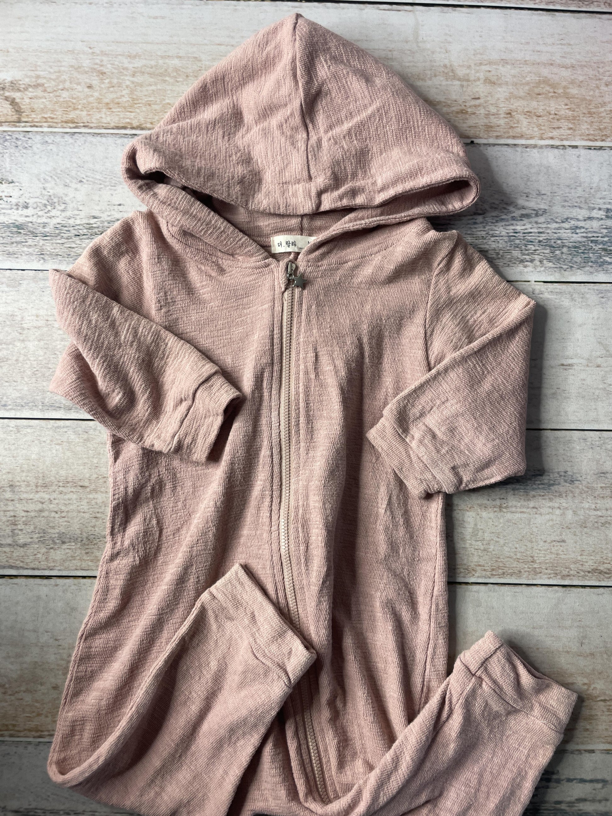 Girls Jumper Size: 12-18 months