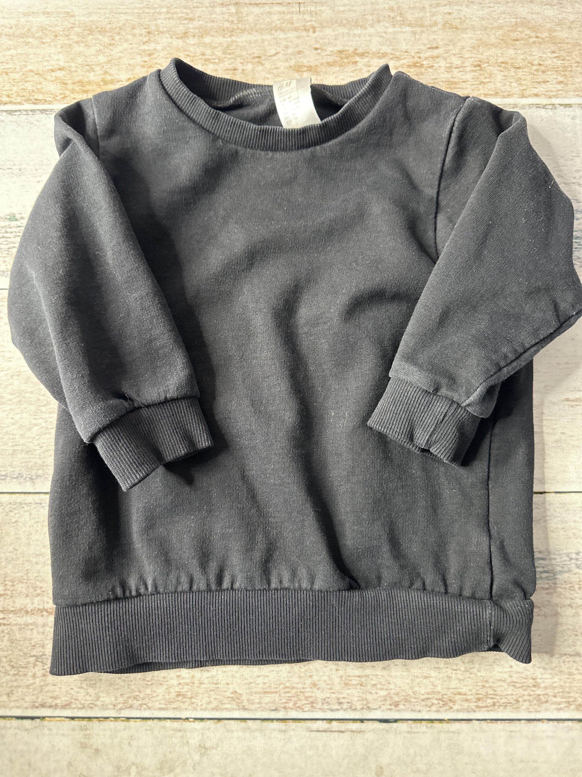 H&M Unisex Sweater Size: 12-18 months