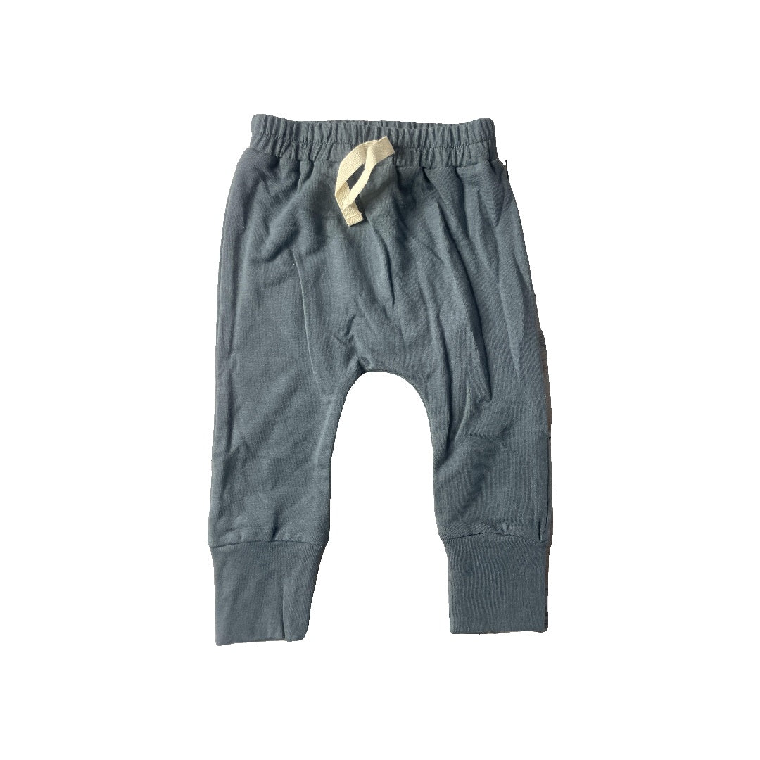BabySprouts co Unisex Pants Size: 12-18 months