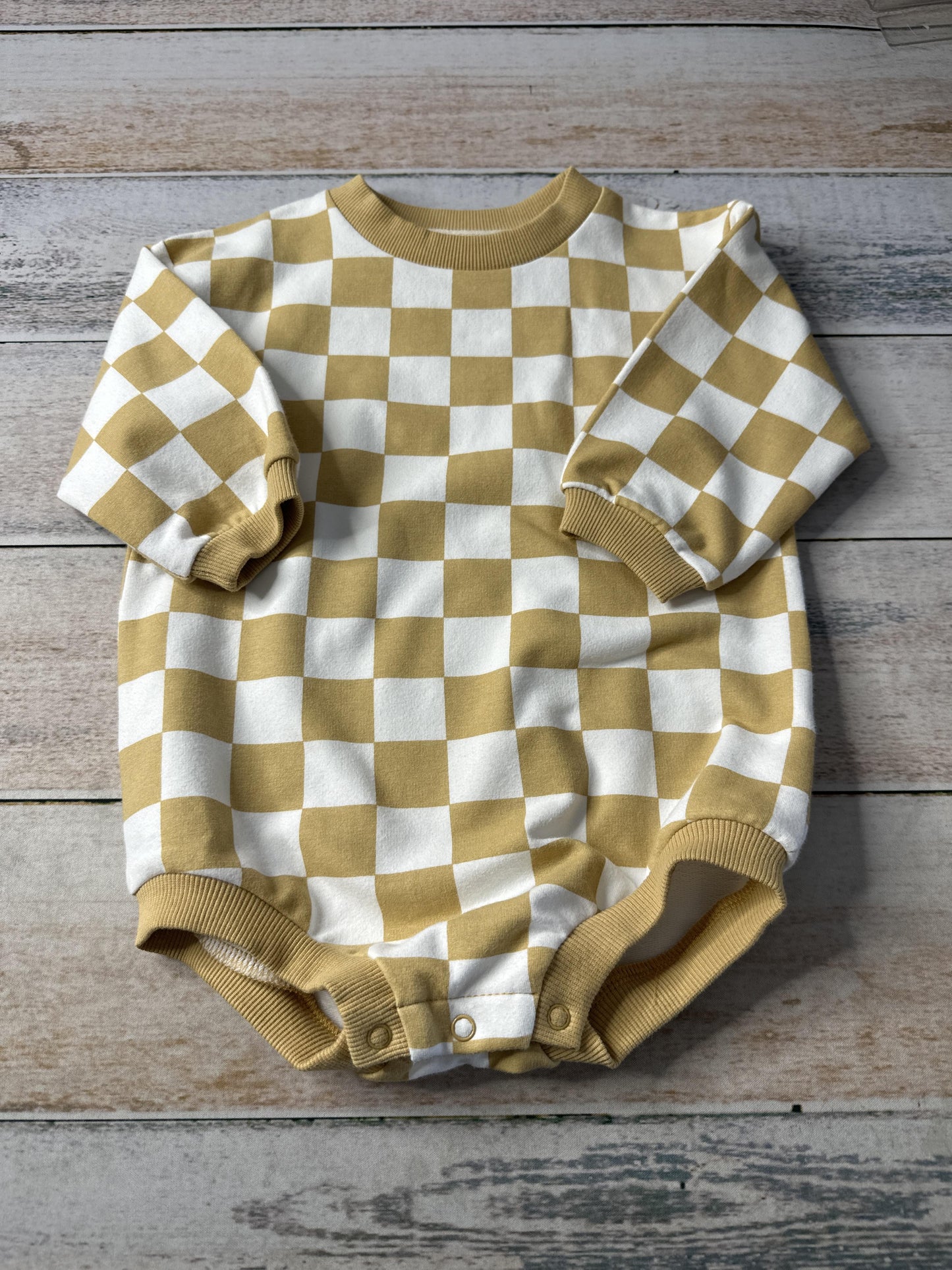 Unisex Long Sleeve Outfit Size: 12-18 months