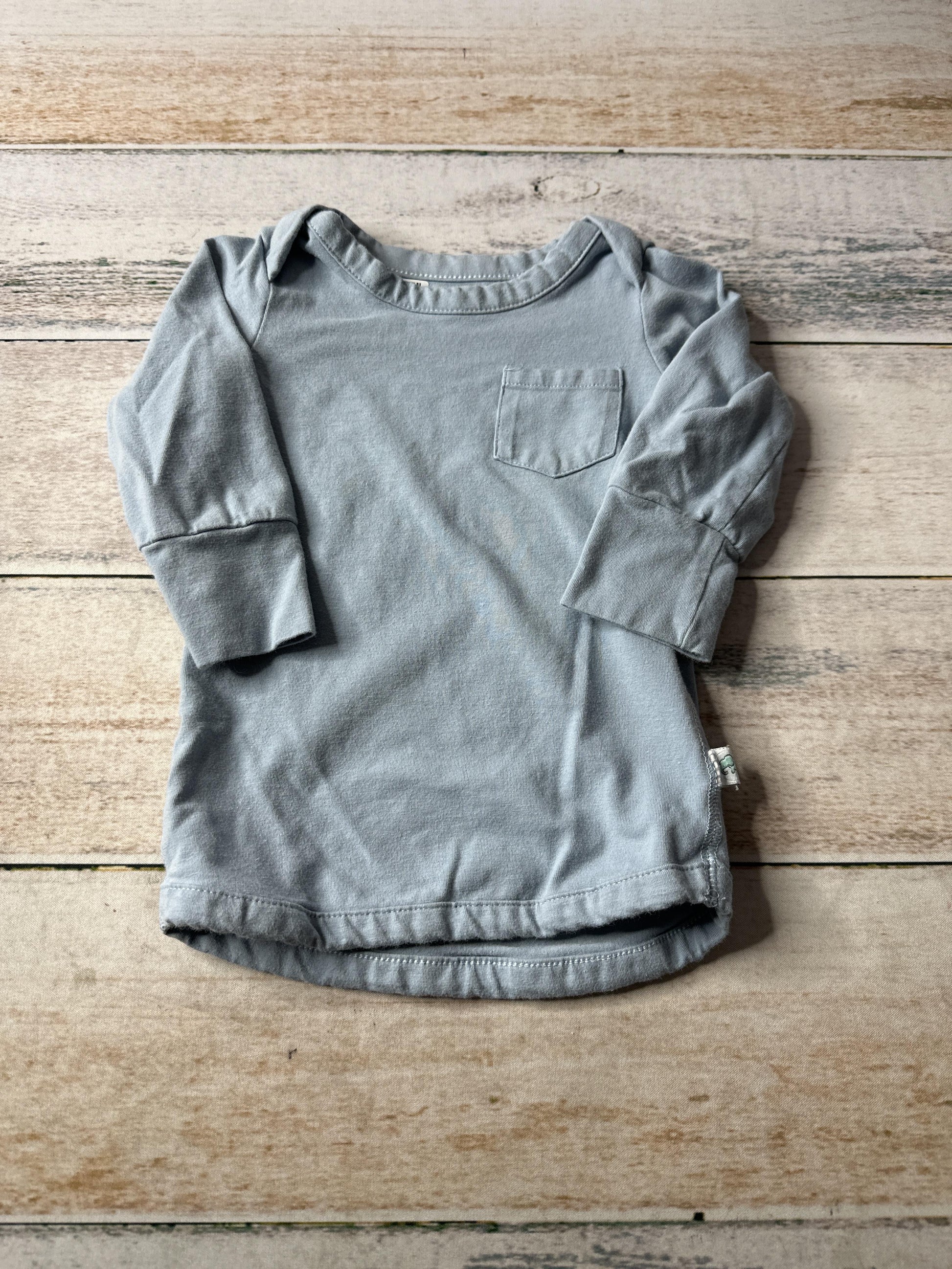 Unisex Long Sleeve Shirt Size: 12-18 months