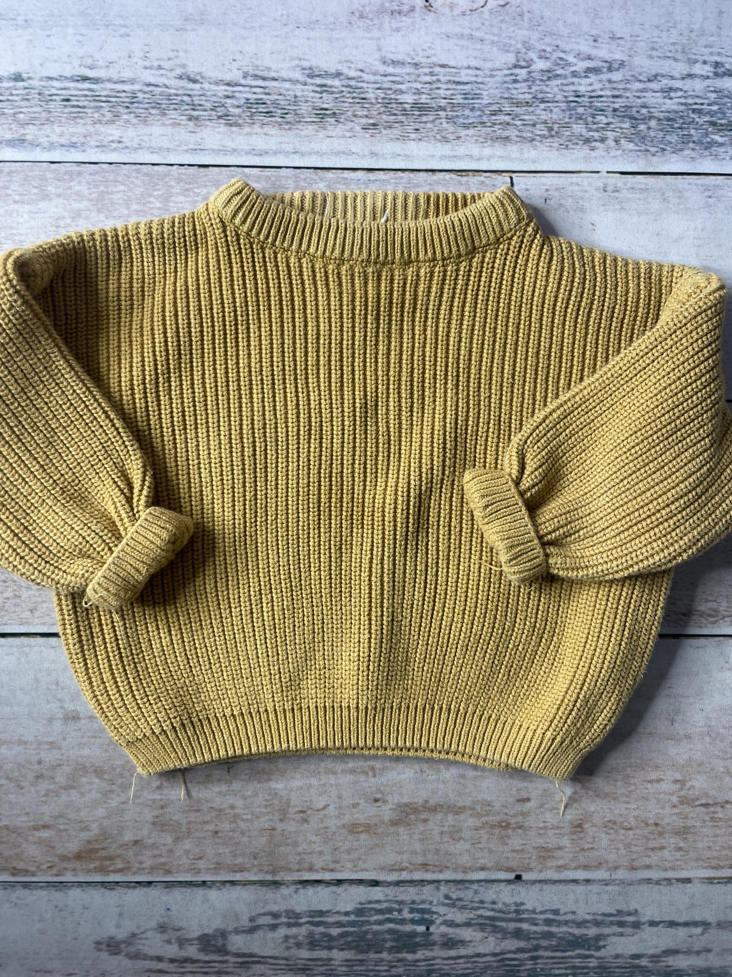 Unisex Sweater Size: 12-18 months