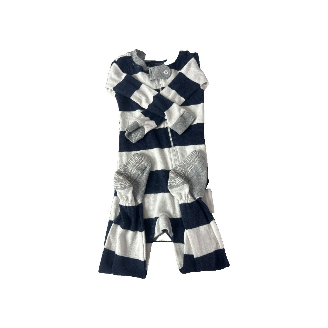 Unisex 1-piece footed Pajamas Size: 12-18 months