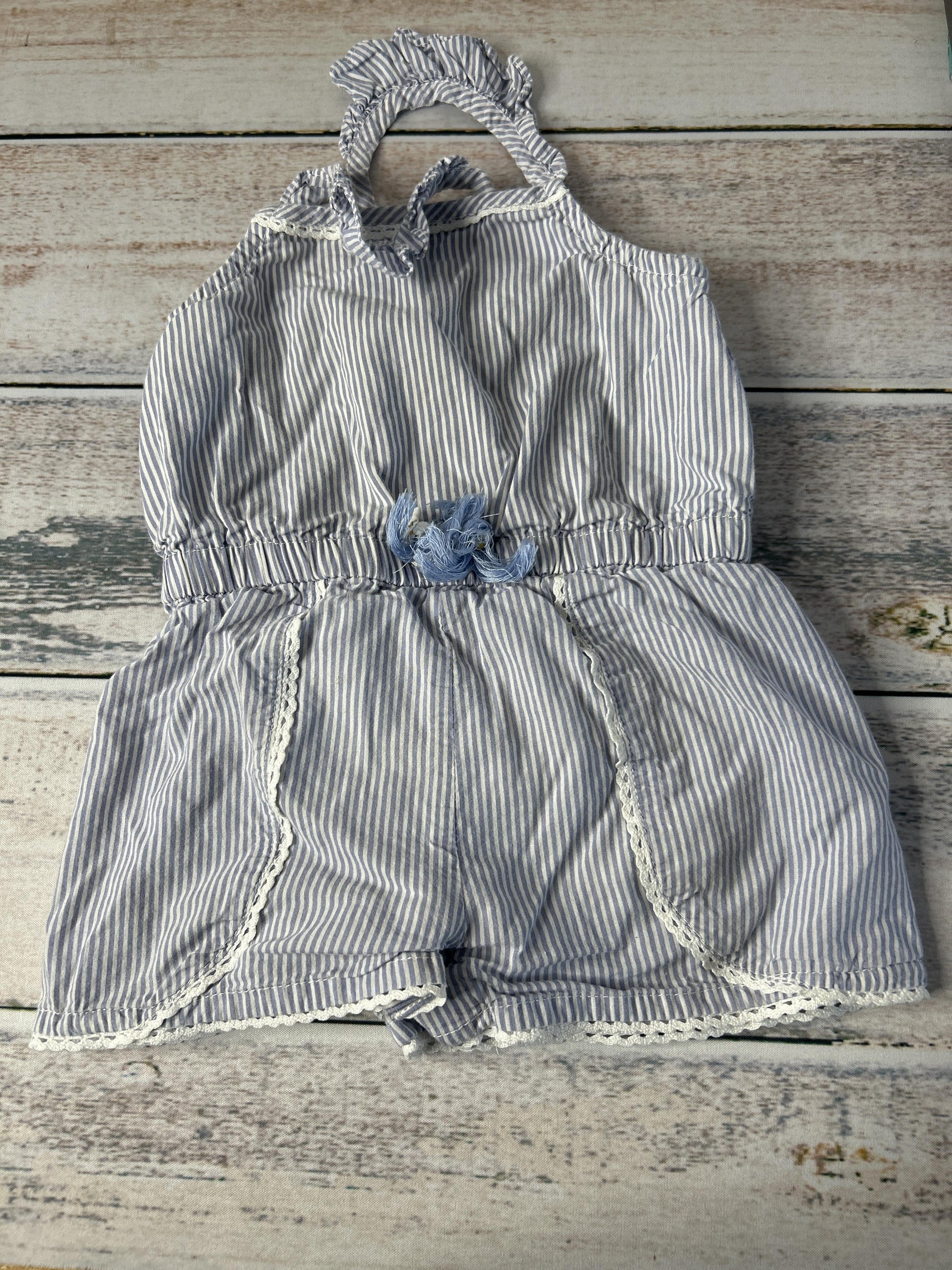 Girls Romper Size: 12-18 months