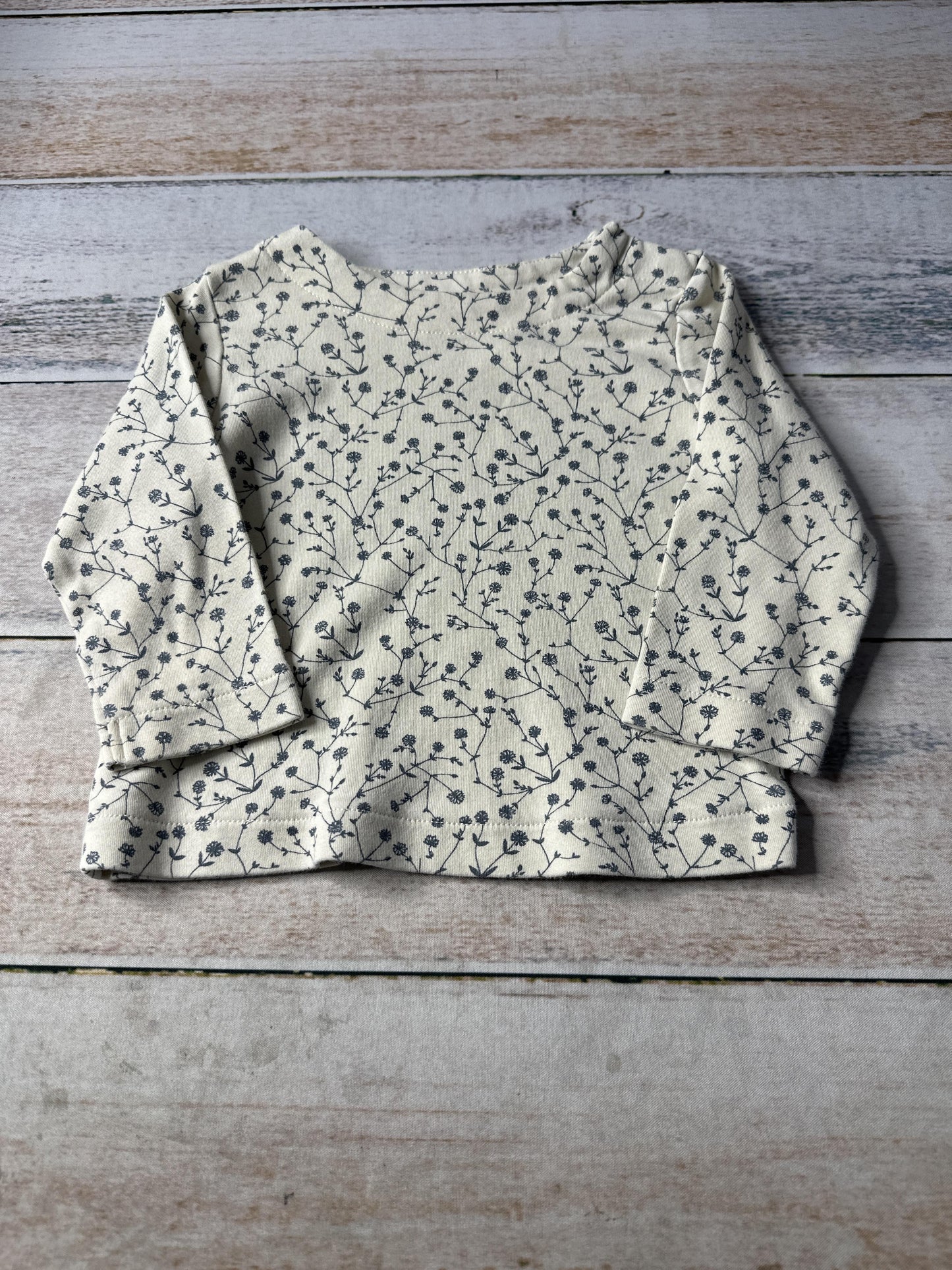 Unisex Long Sleeve Shirt Size: 12-18 months