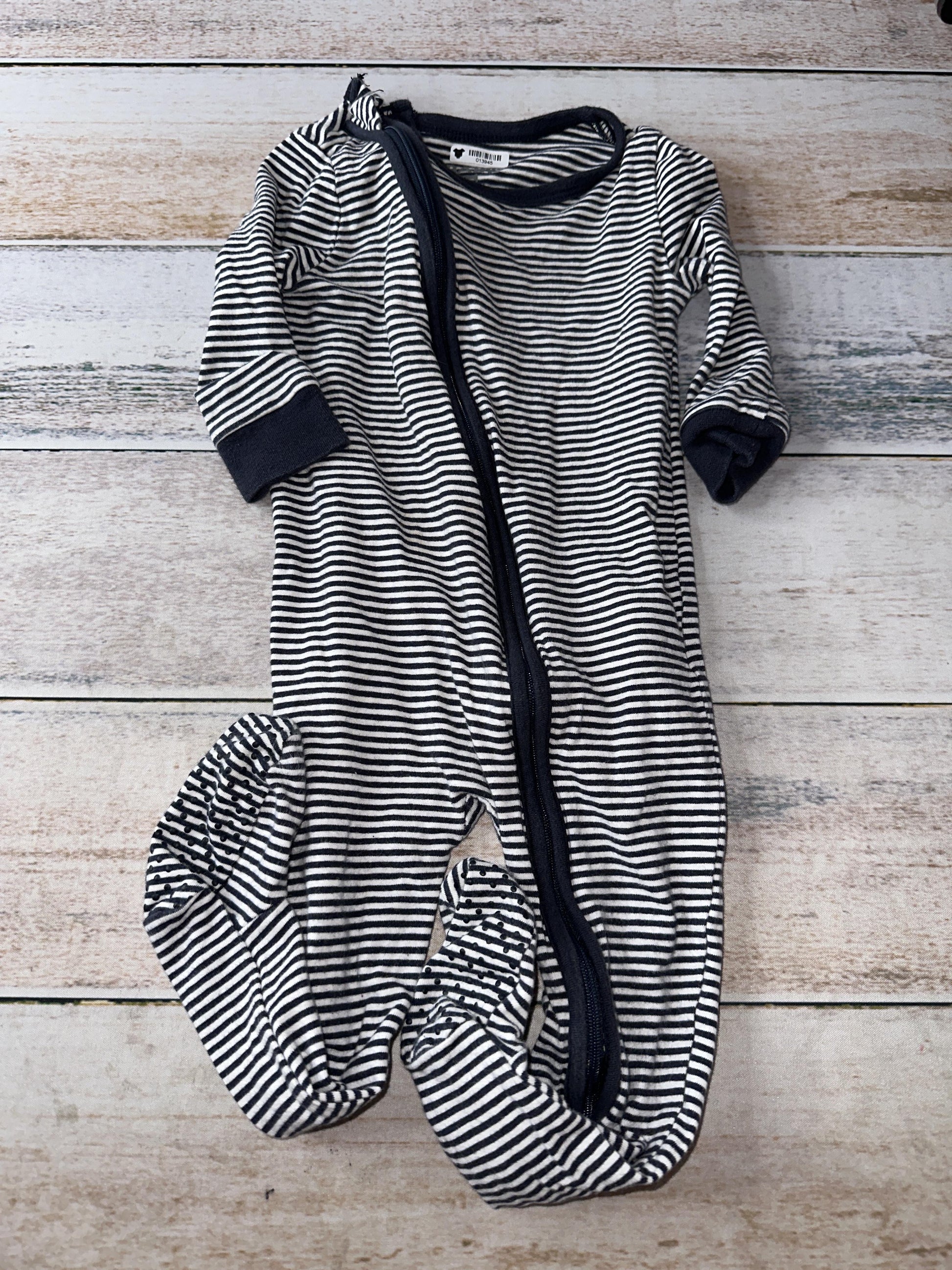 Unisex Pajamas Size: 12-18 months