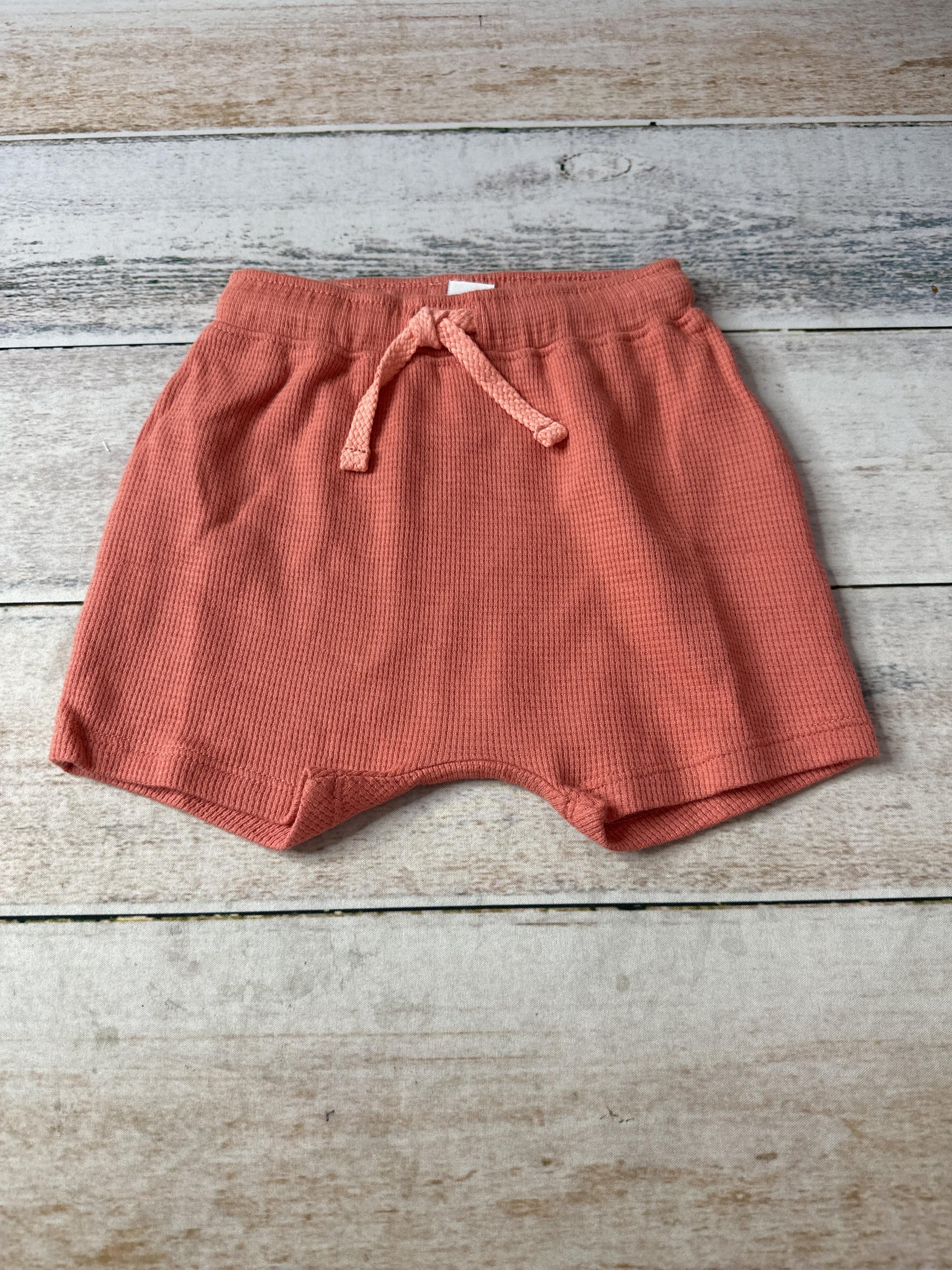 Old Navy Unisex Shorts Size: 12-18 months