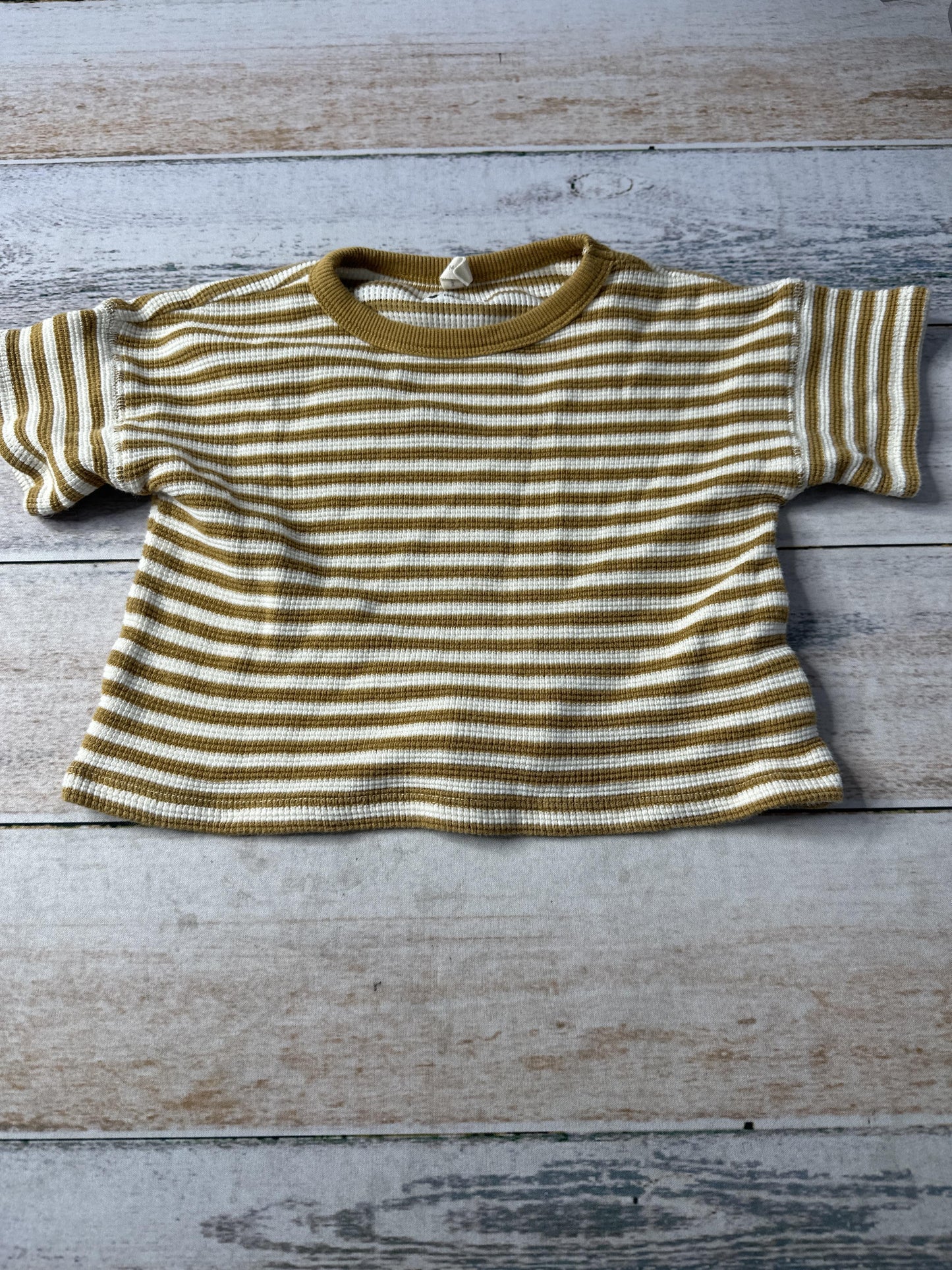 Quincy Mae Unisex T-Shirt Size: 12-18 months