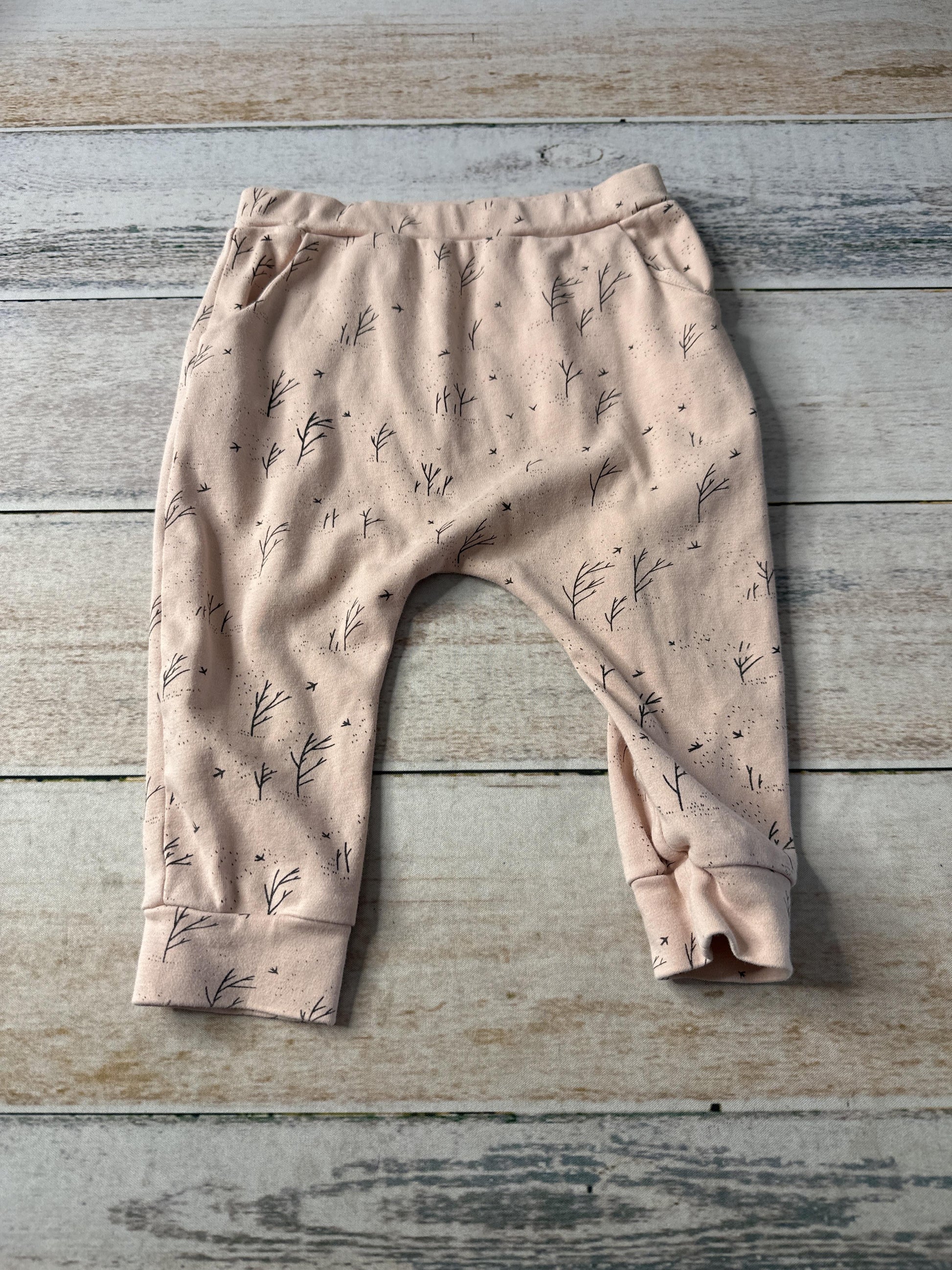Unisex Pants Size: 12-18 months
