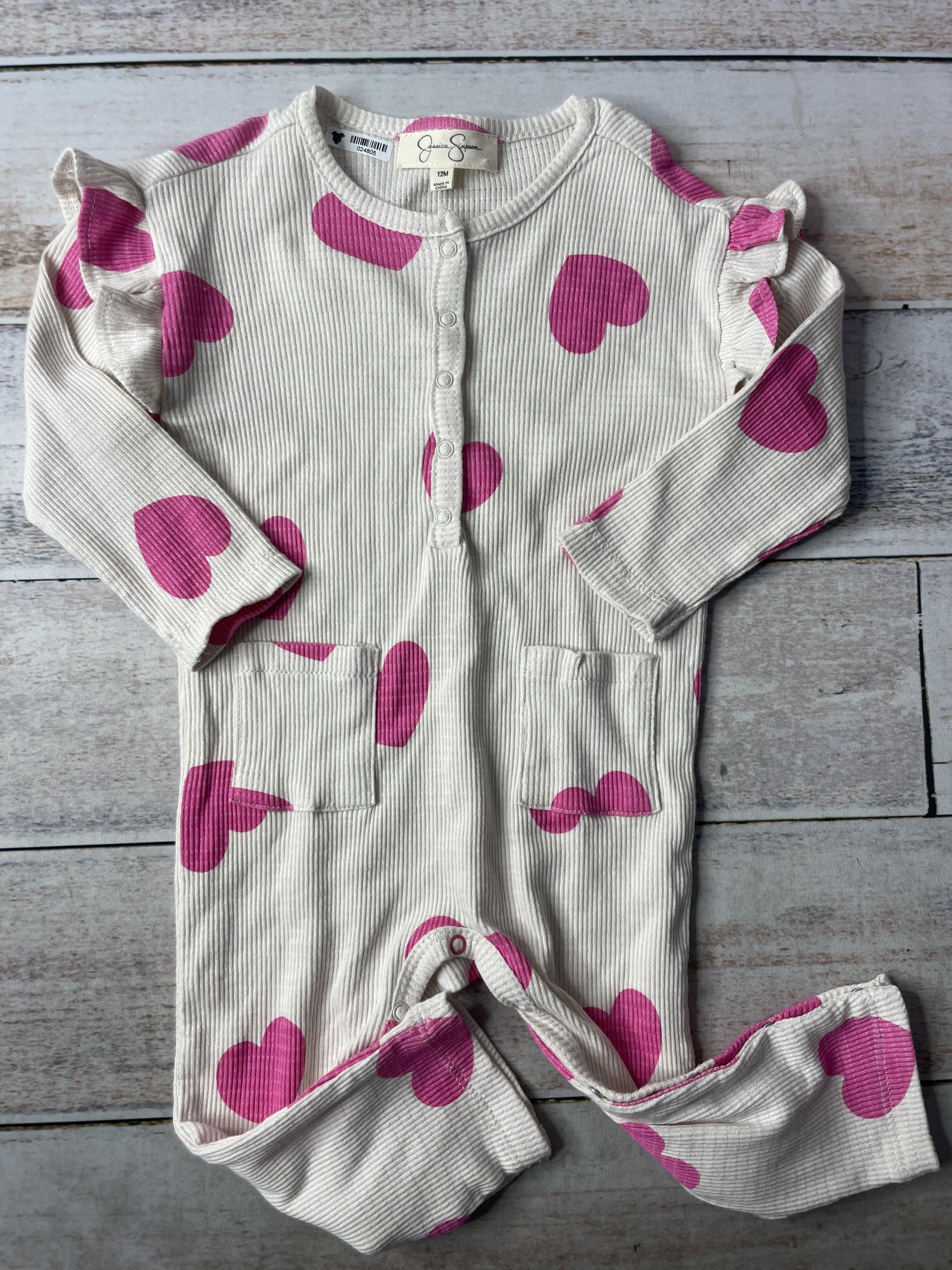 Unisex Long Sleeve Outfit Size: 12 months