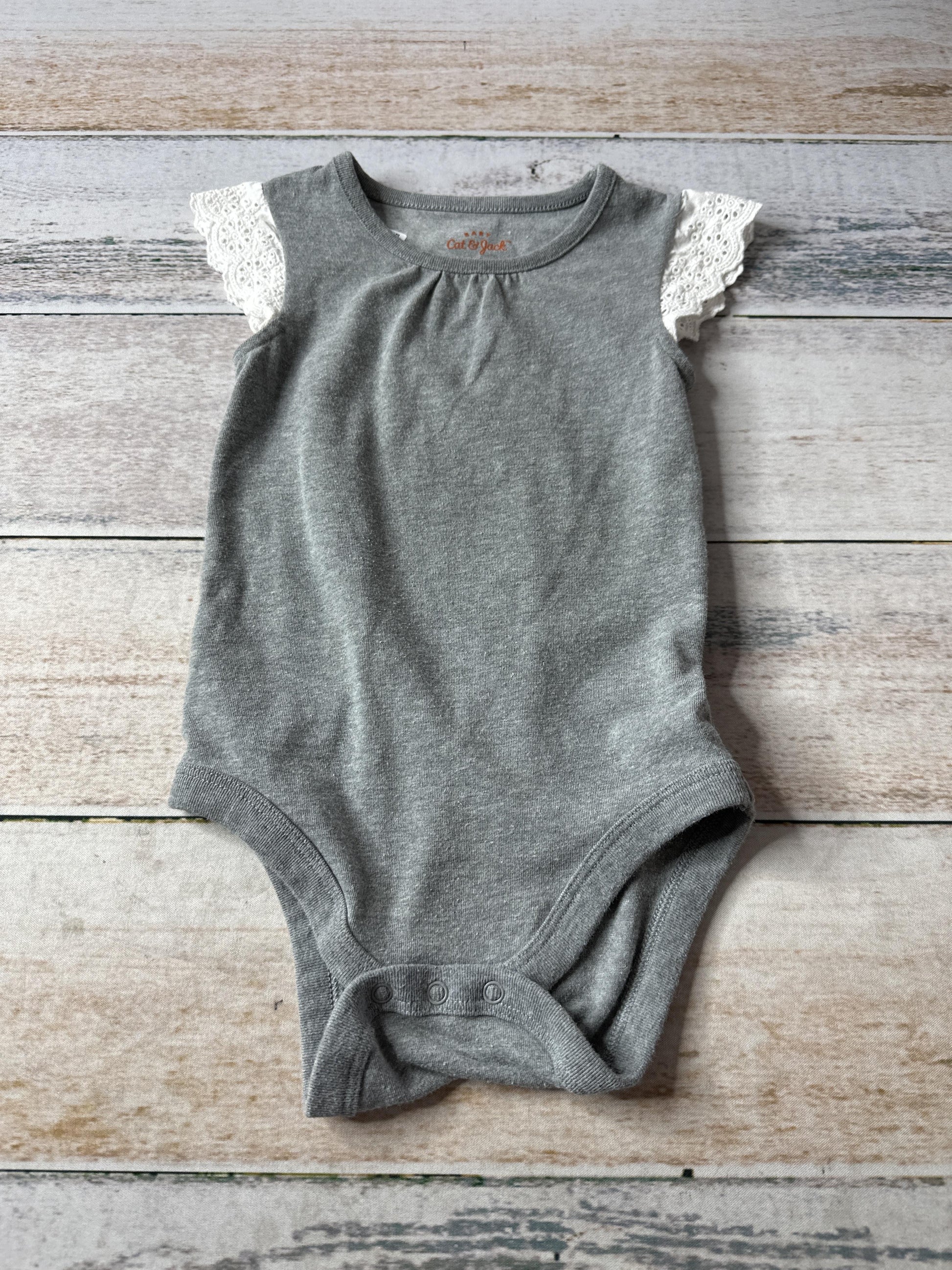 Unisex Onesie Size: 12 months